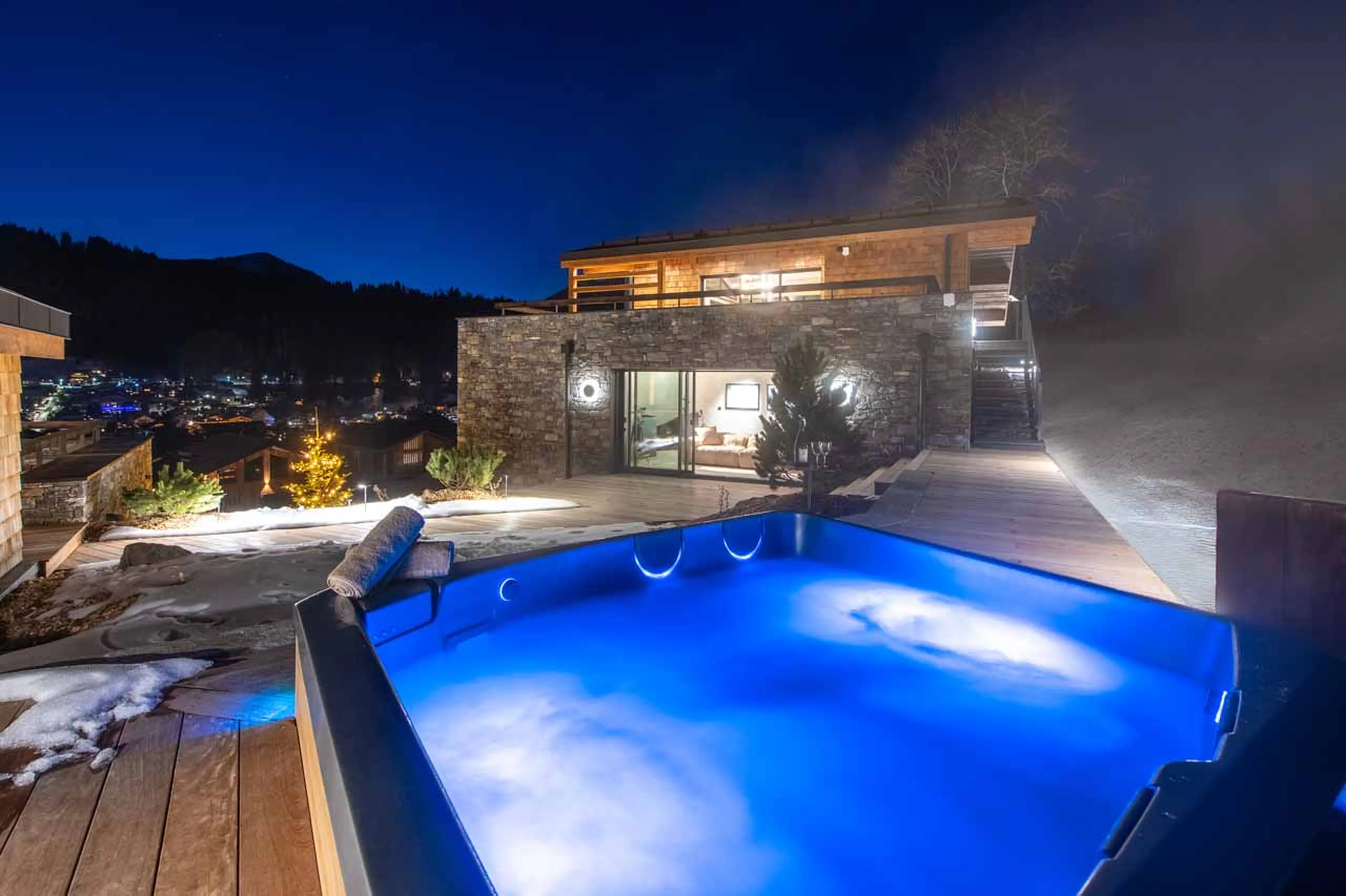 Hot tub at Chalet Bisou in Morzine
