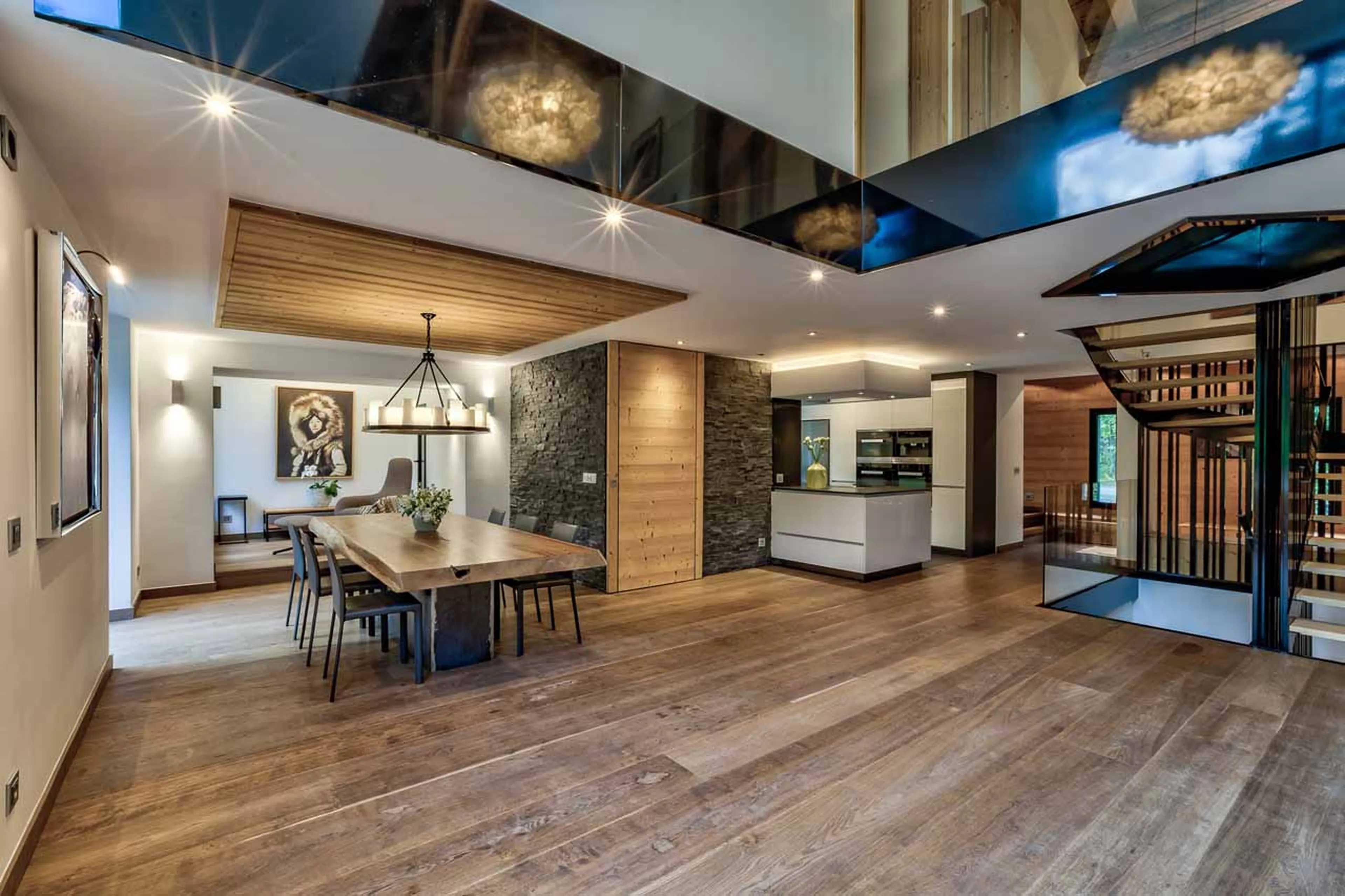 Dining area and kitchen at Chalet Black Diamond in Chamonix