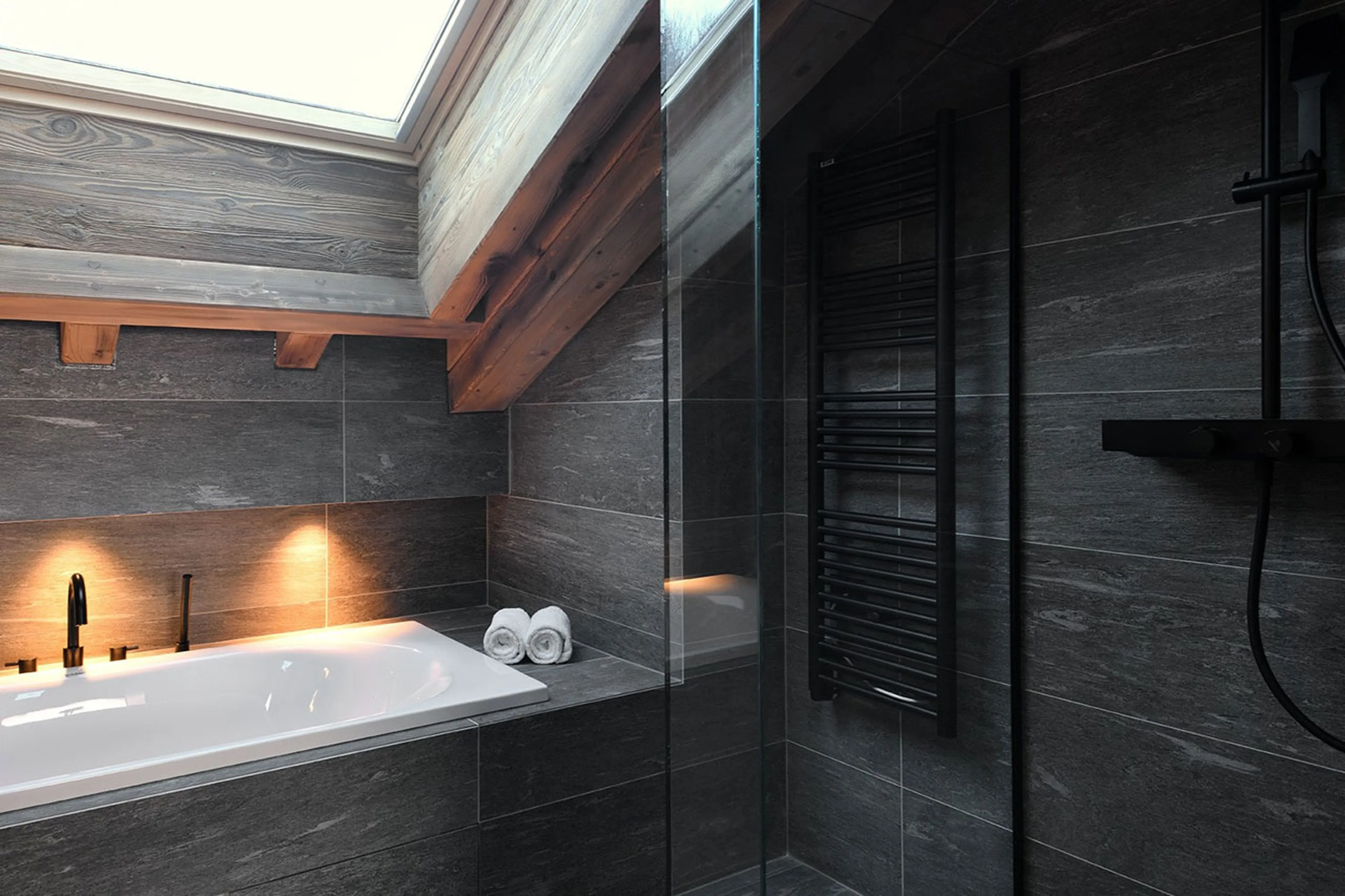 Bedroom 4 en-suite at Chalet Black Peak in Meribel