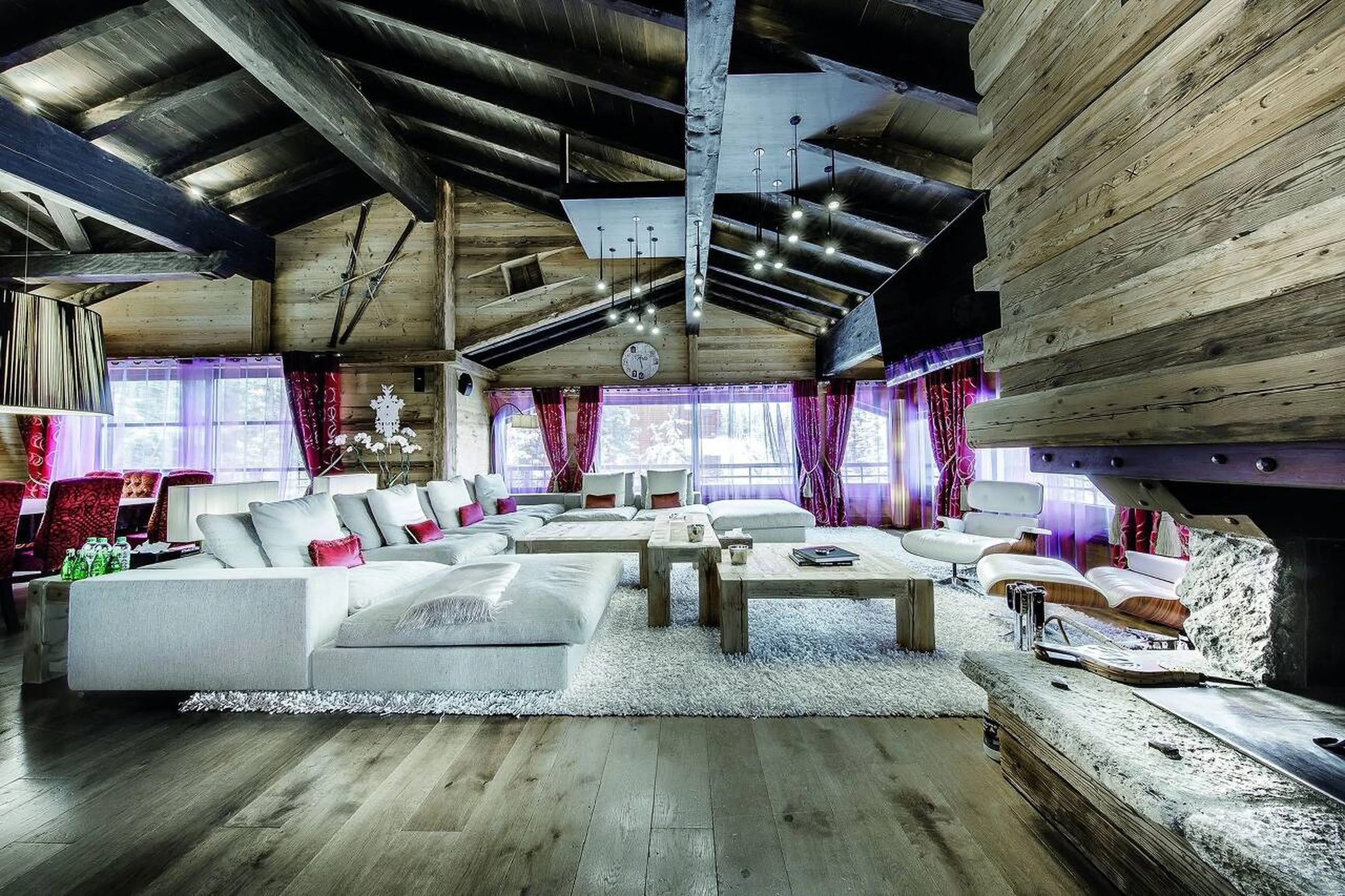 Chalet Black Pearl in Courchevel 1850 has a most fashionable and attractive living area