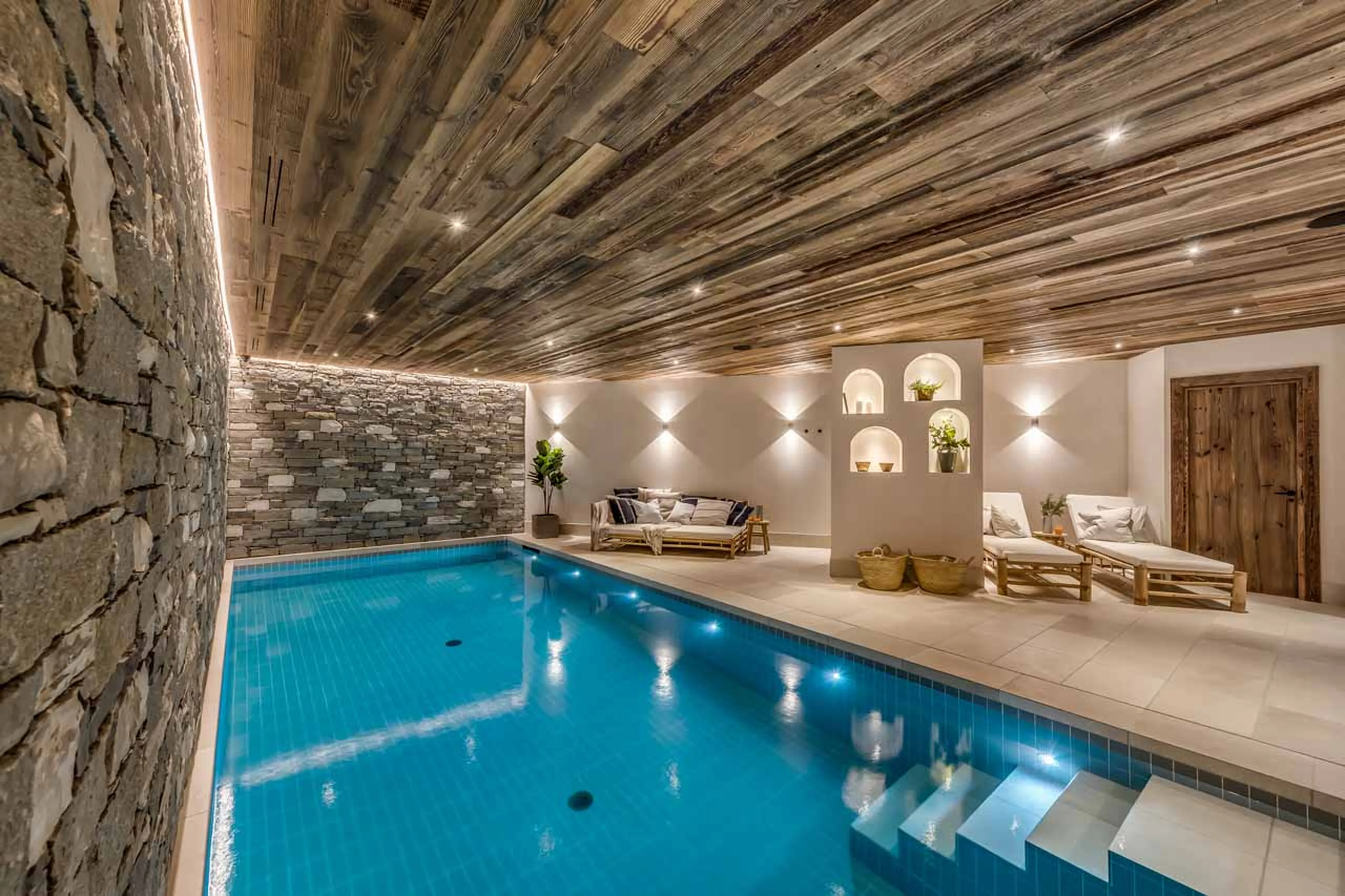 Pool and relaxation area at Chalet Blackcomb in Val d'Isere
