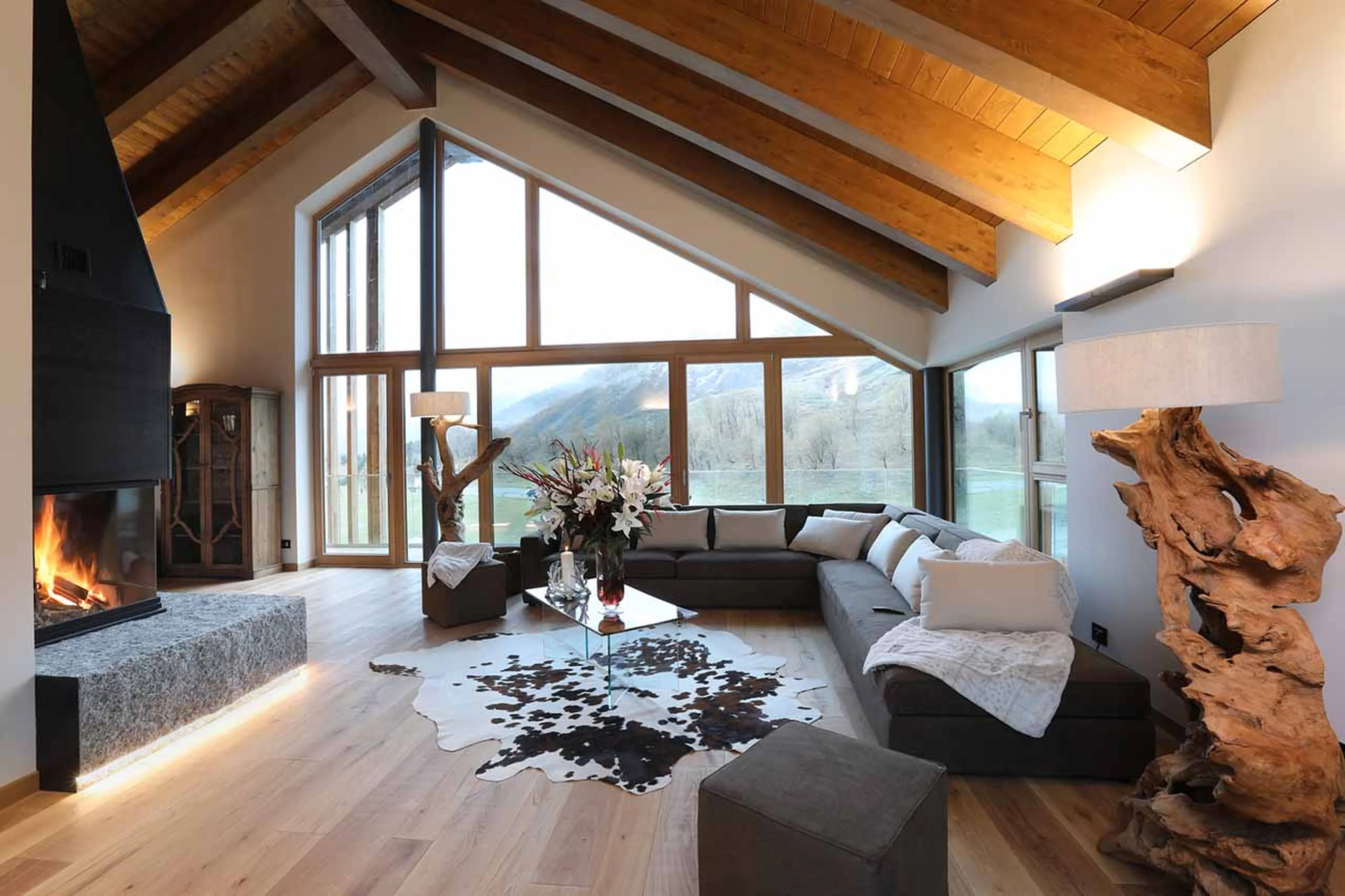 Windows in living area of Chalet Blanc in Cervinia