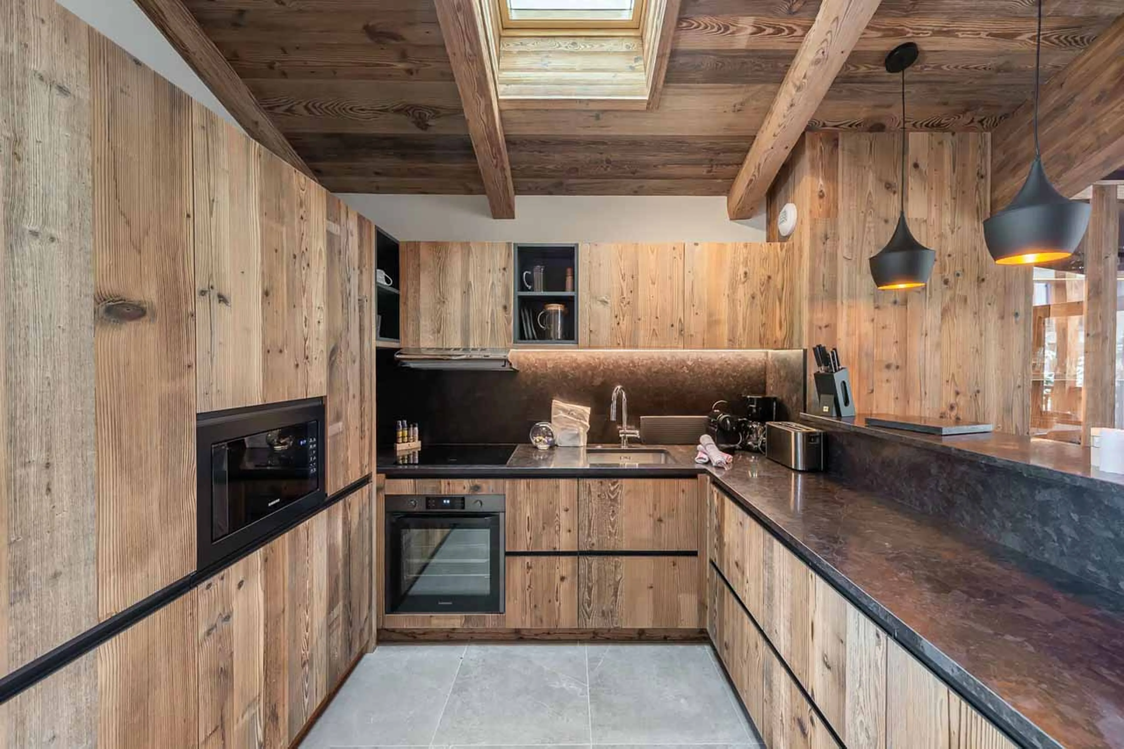 Well-equipped kitchen at Chalet Bois du Ban in Courchevel Le Praz