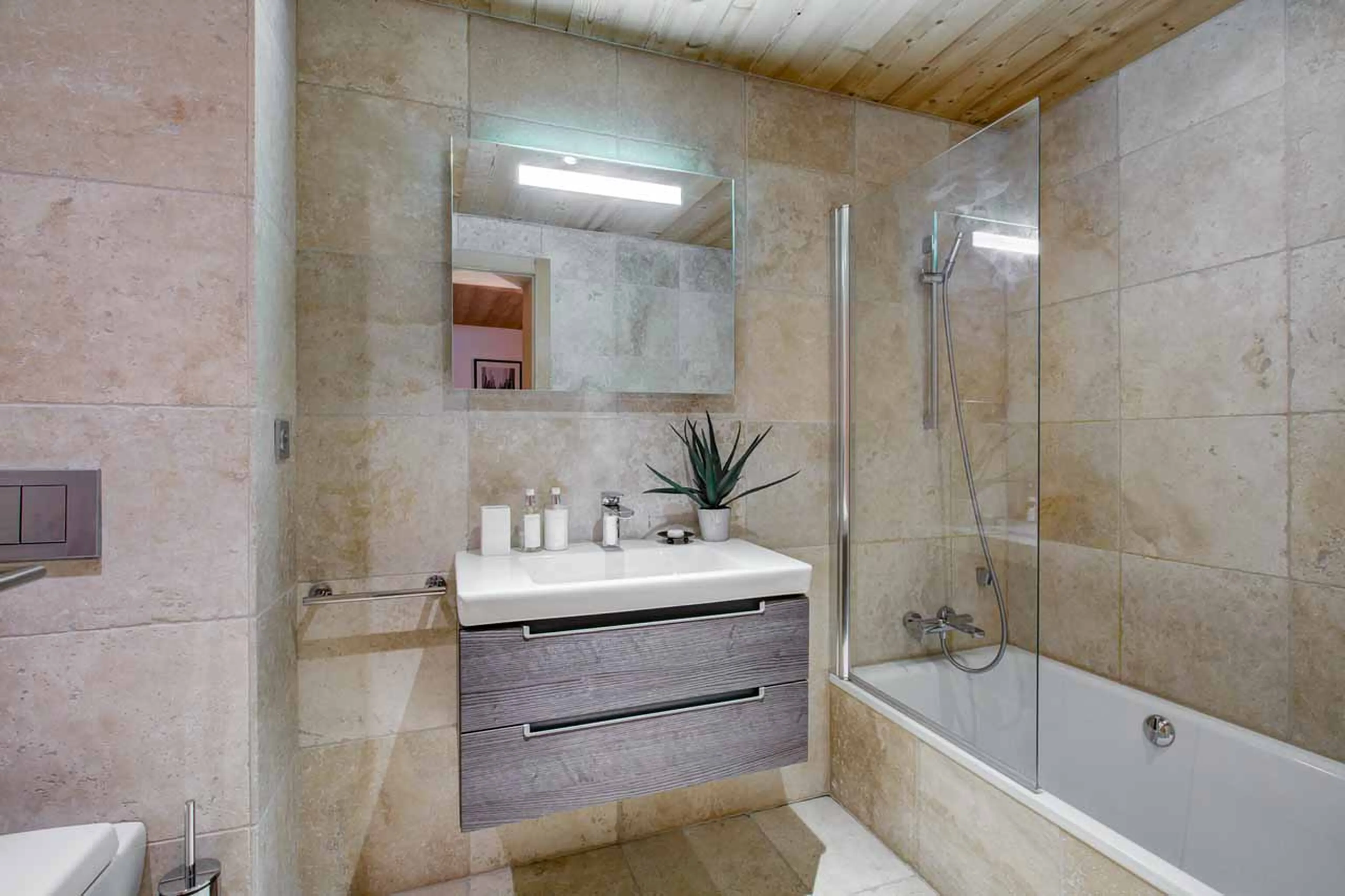 Bathroom two at Chalet Bouquetin in Morzine