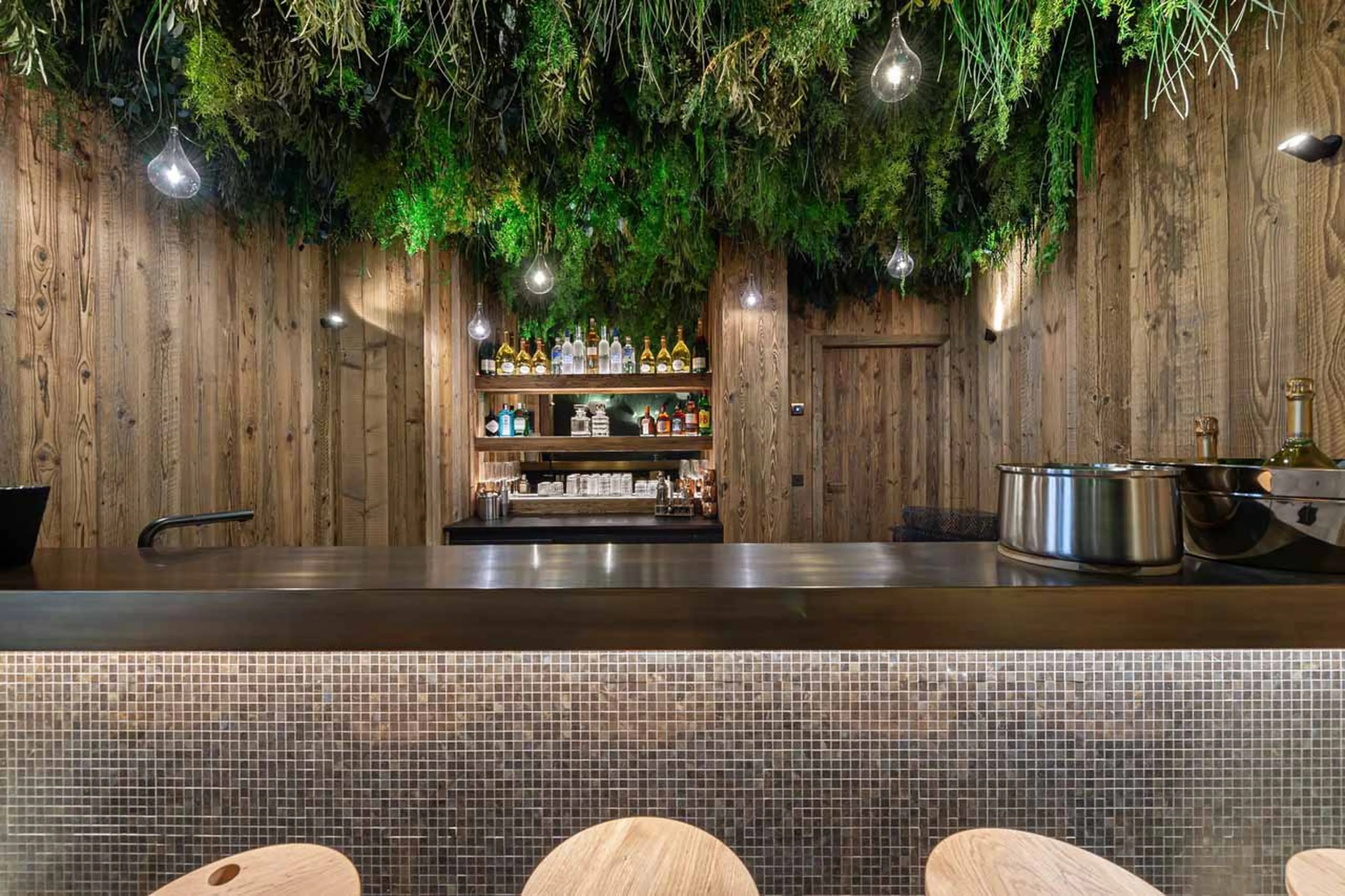 Bar at Chalet Les Bruxellois in Courchevel 1850