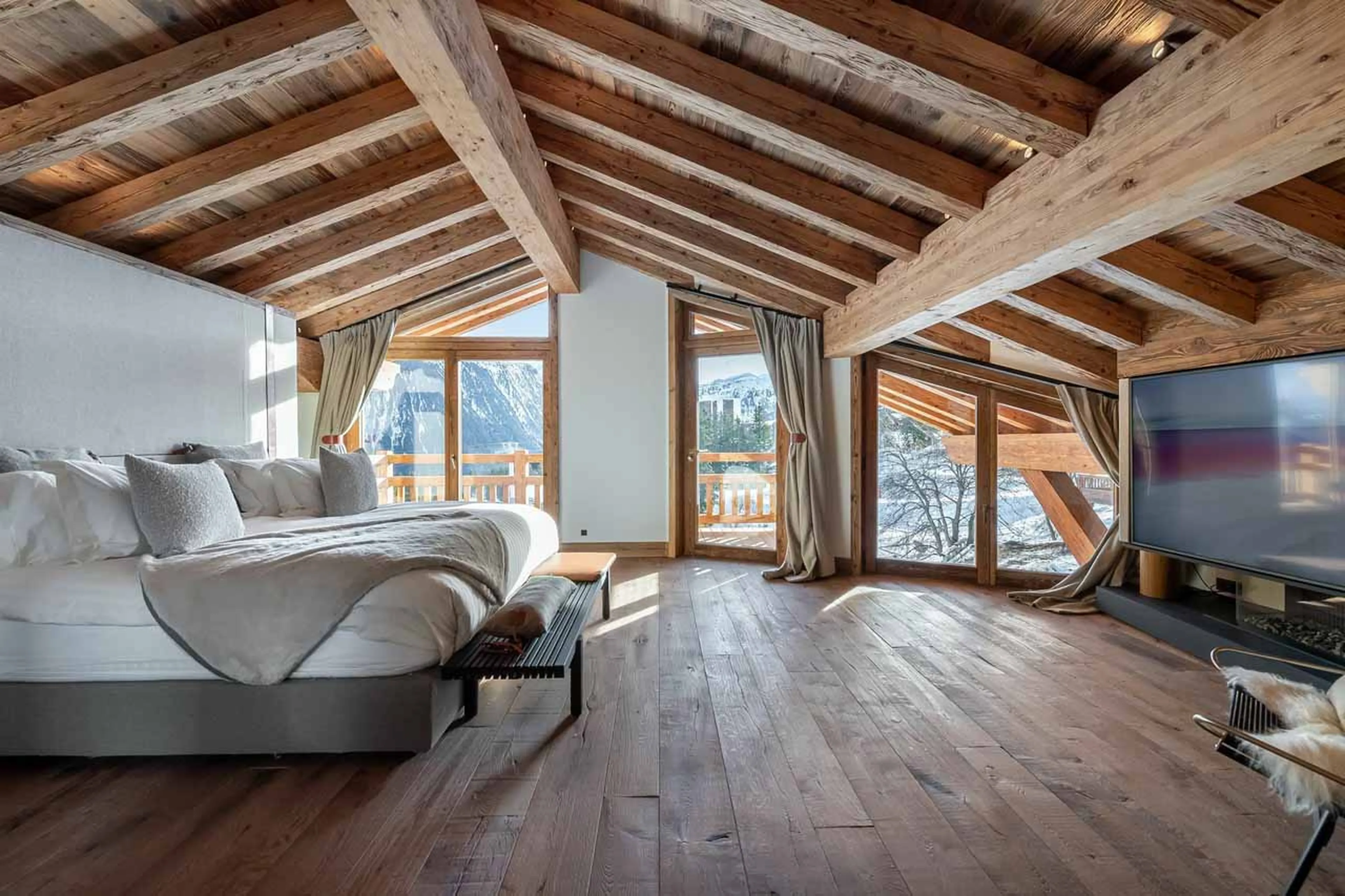 Master suite at Chalet Les Bruxellois in Courchevel 1850