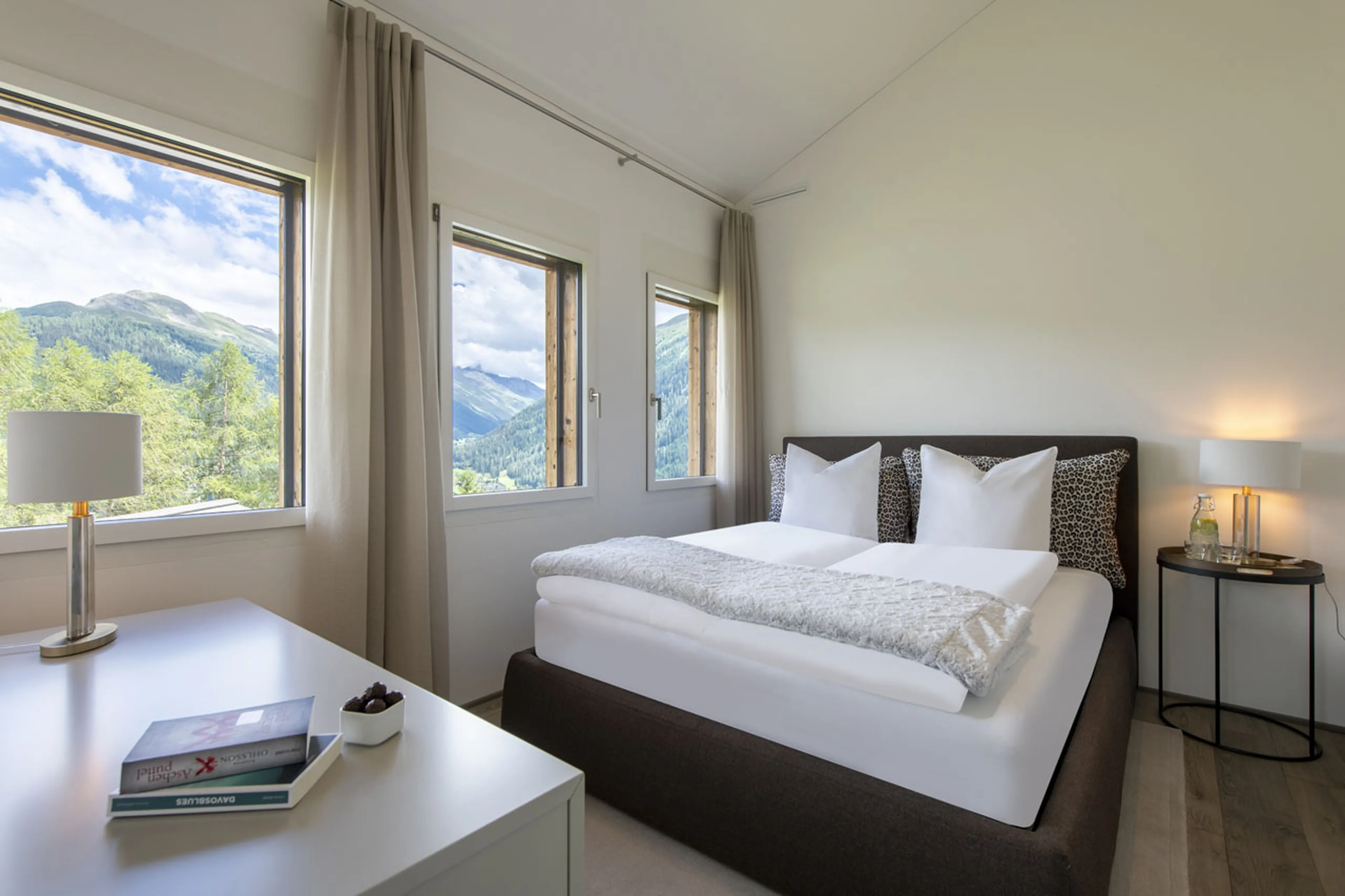 Double studio bedroom at Chalet Buelenhorn in Davos