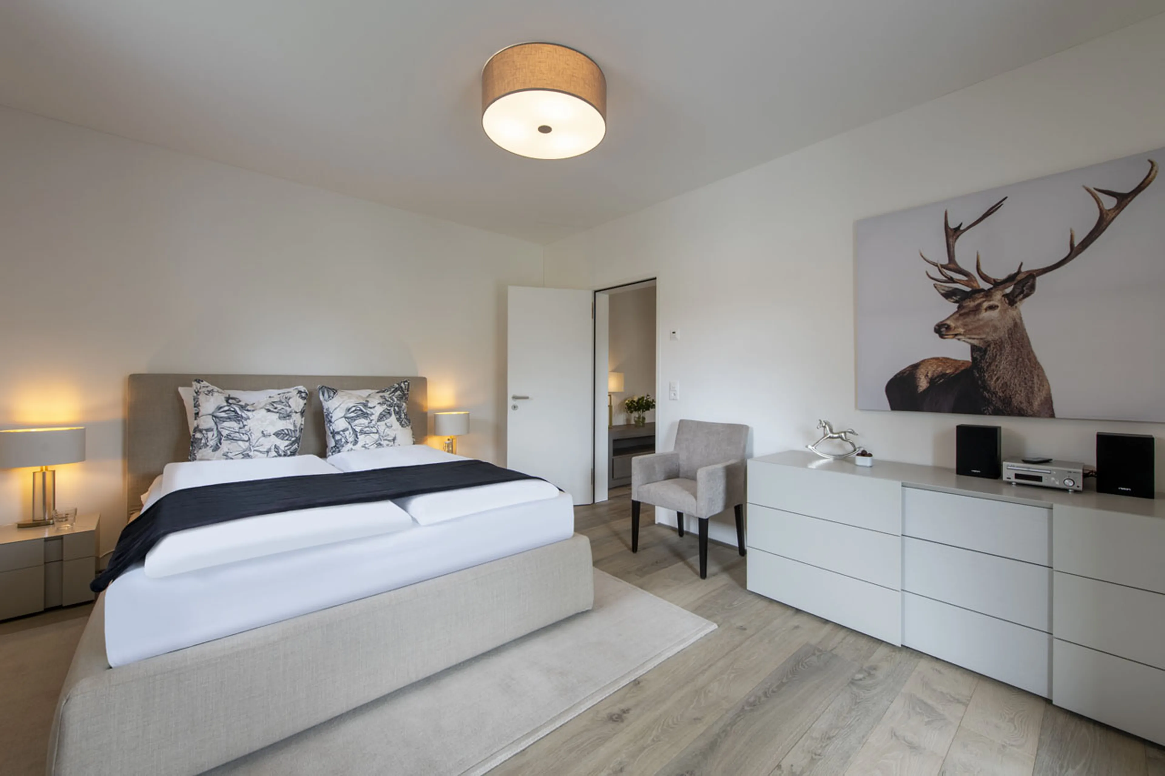 Double bed at Chalet Buelenhorn in Davos