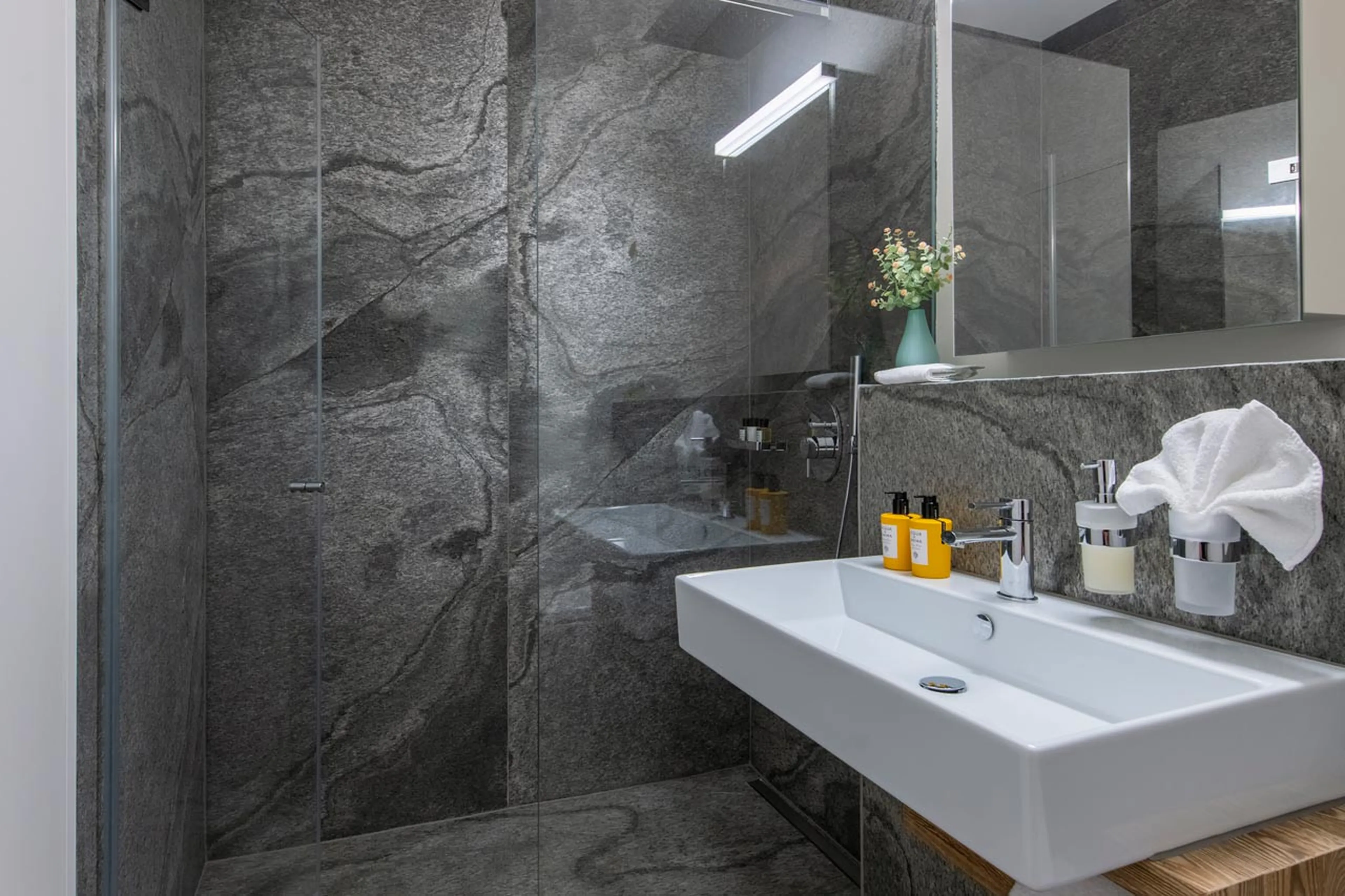 En-suite shower room at Chalet Buelenhorn in Davos