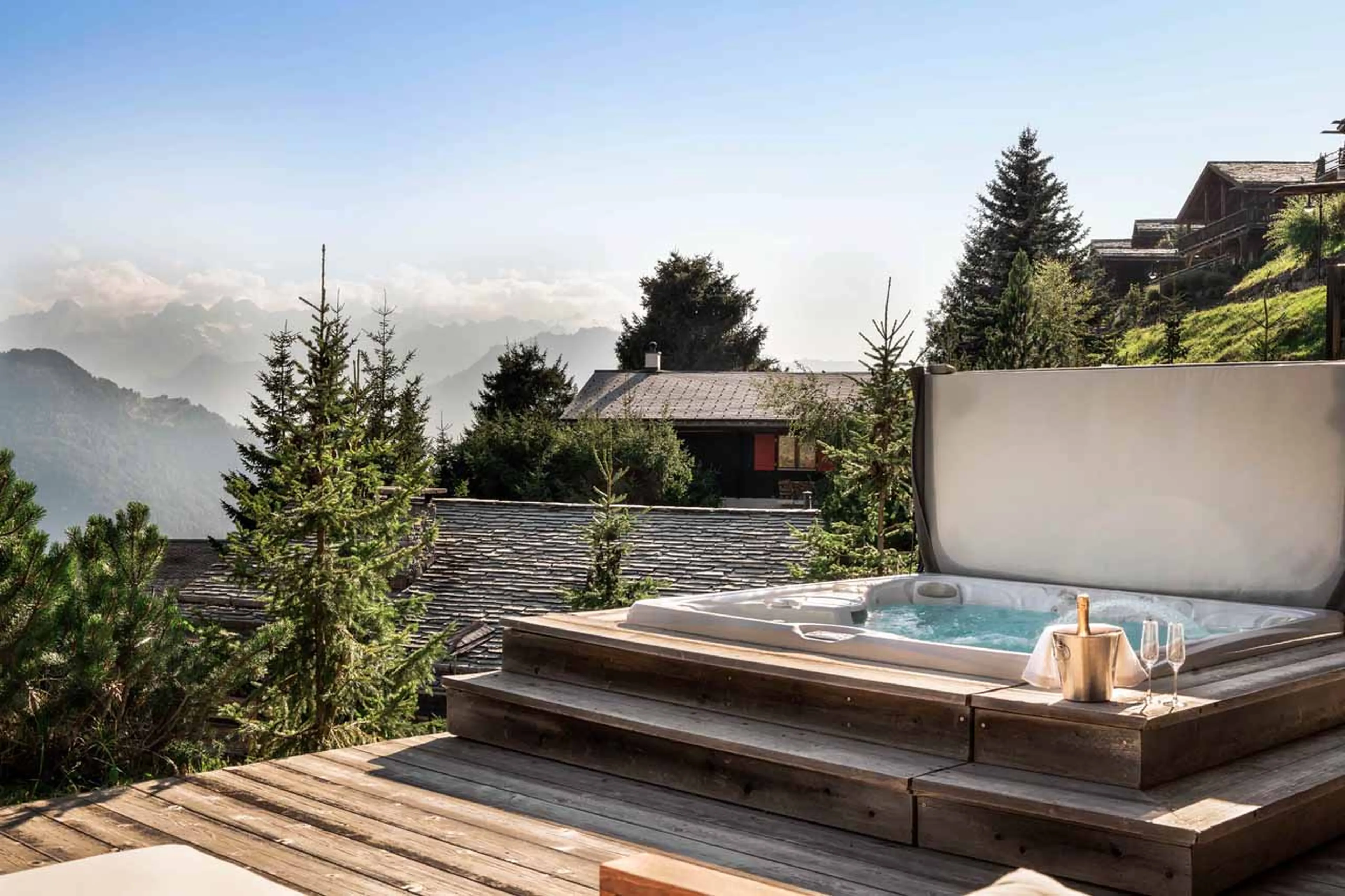 Outdoor hot tub at Calima Estate in Verbier