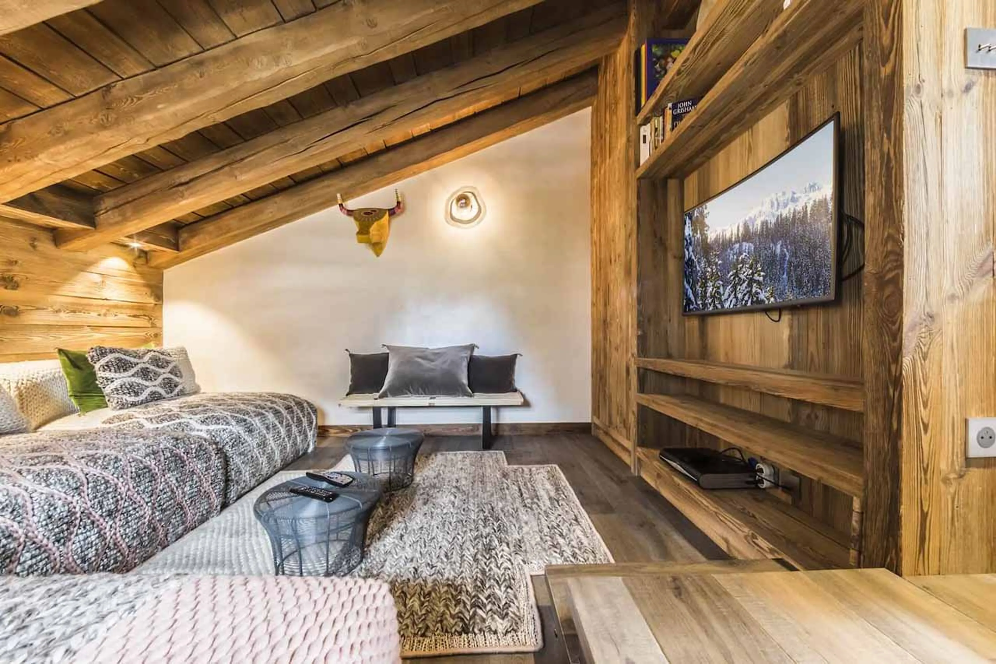 TV room at  Chalet Calistoga in Val d'Isere