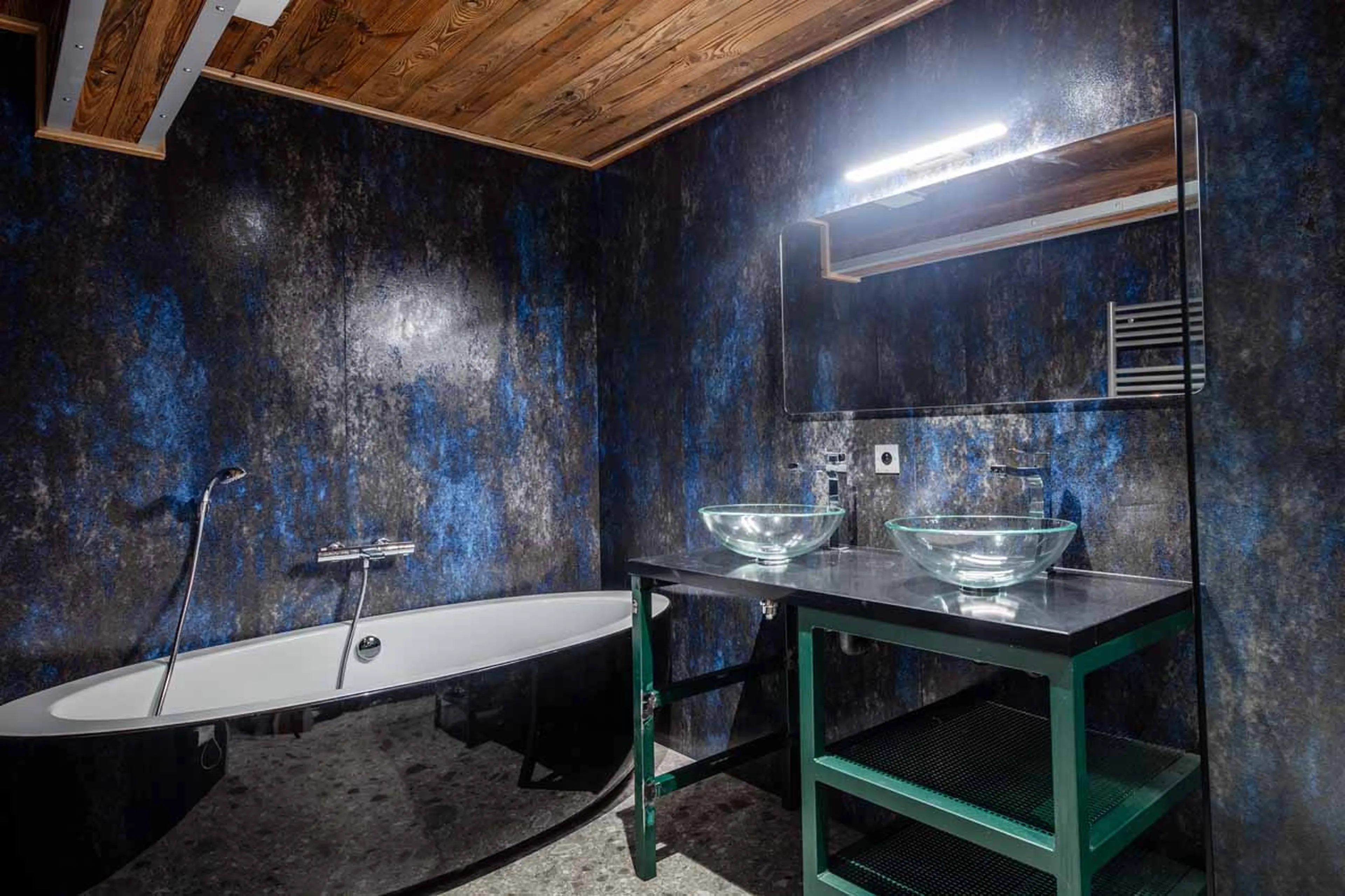 Bathroom three at Chalet Charlie in Tignes