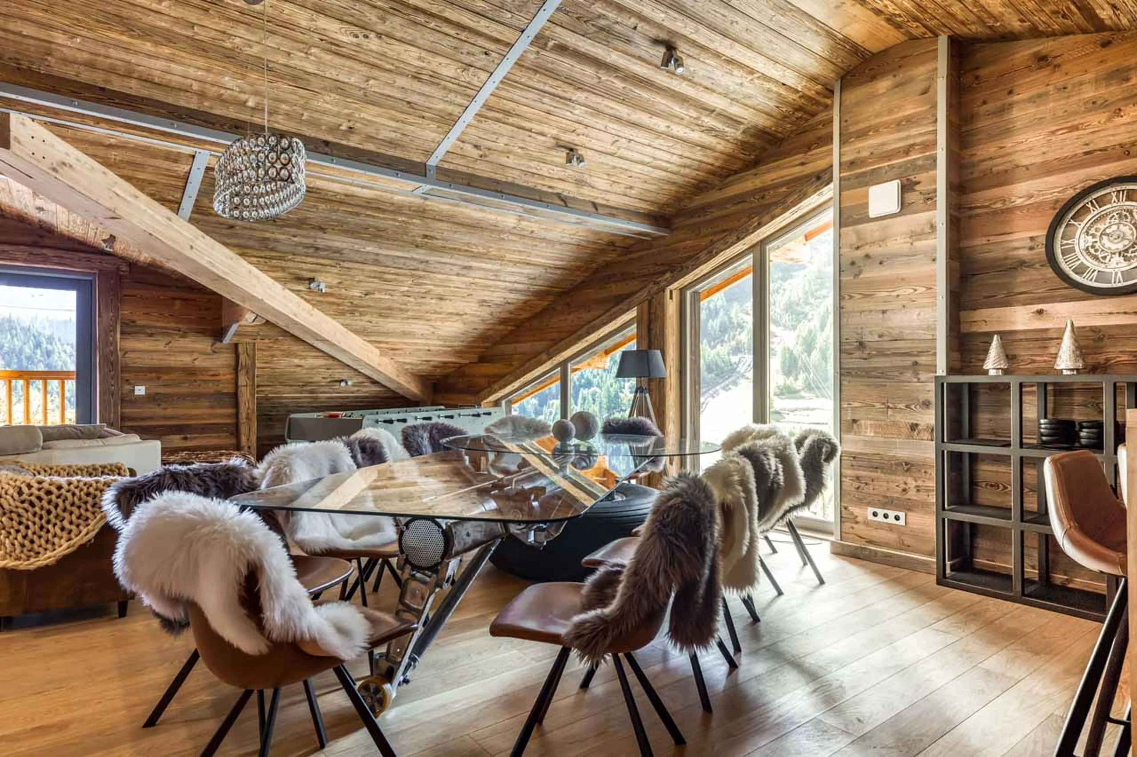 Dining area at Chalet Charlie in Tignes