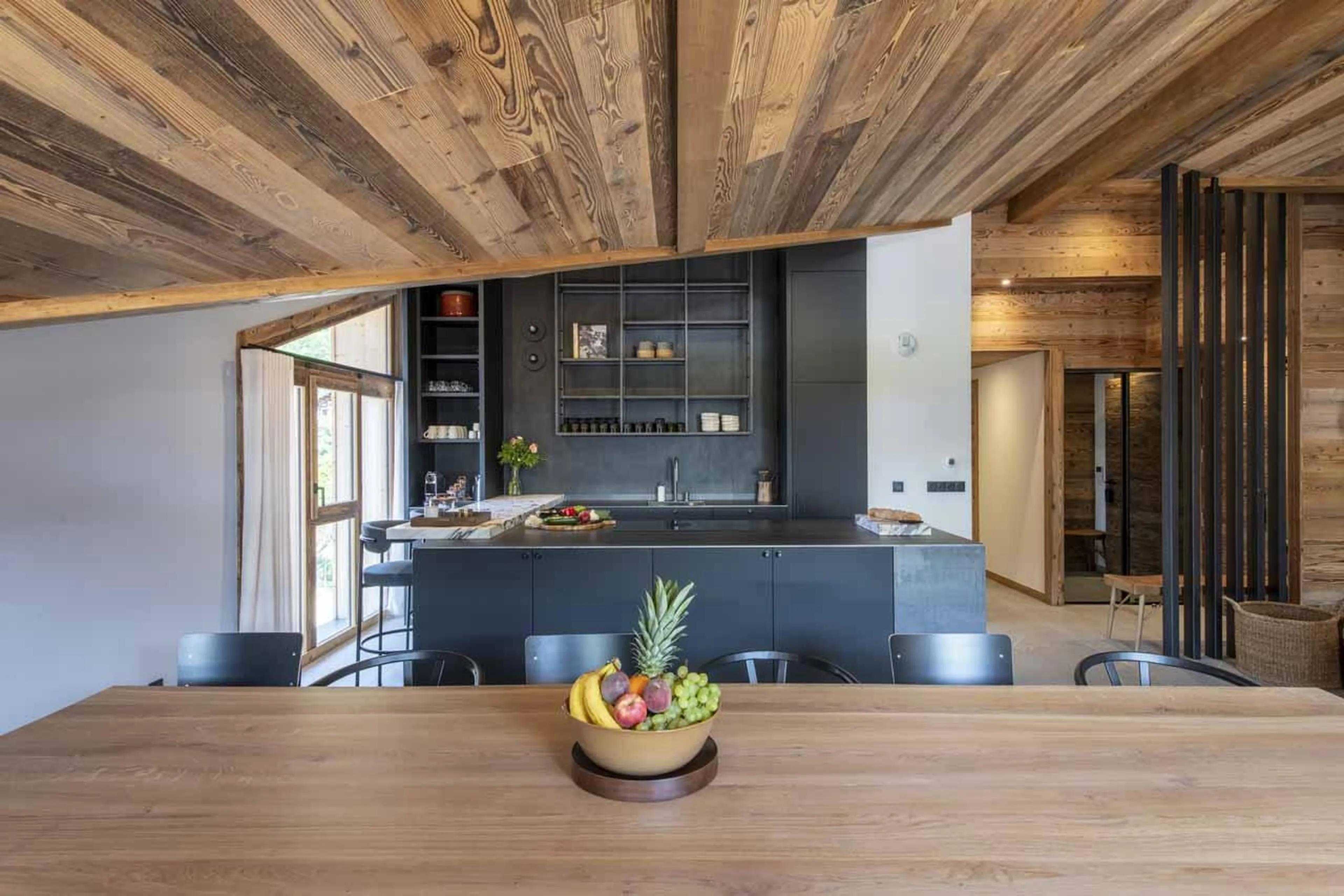 Modern kitchen with breakfast bar in Apartment Chavinaud, Les Gets