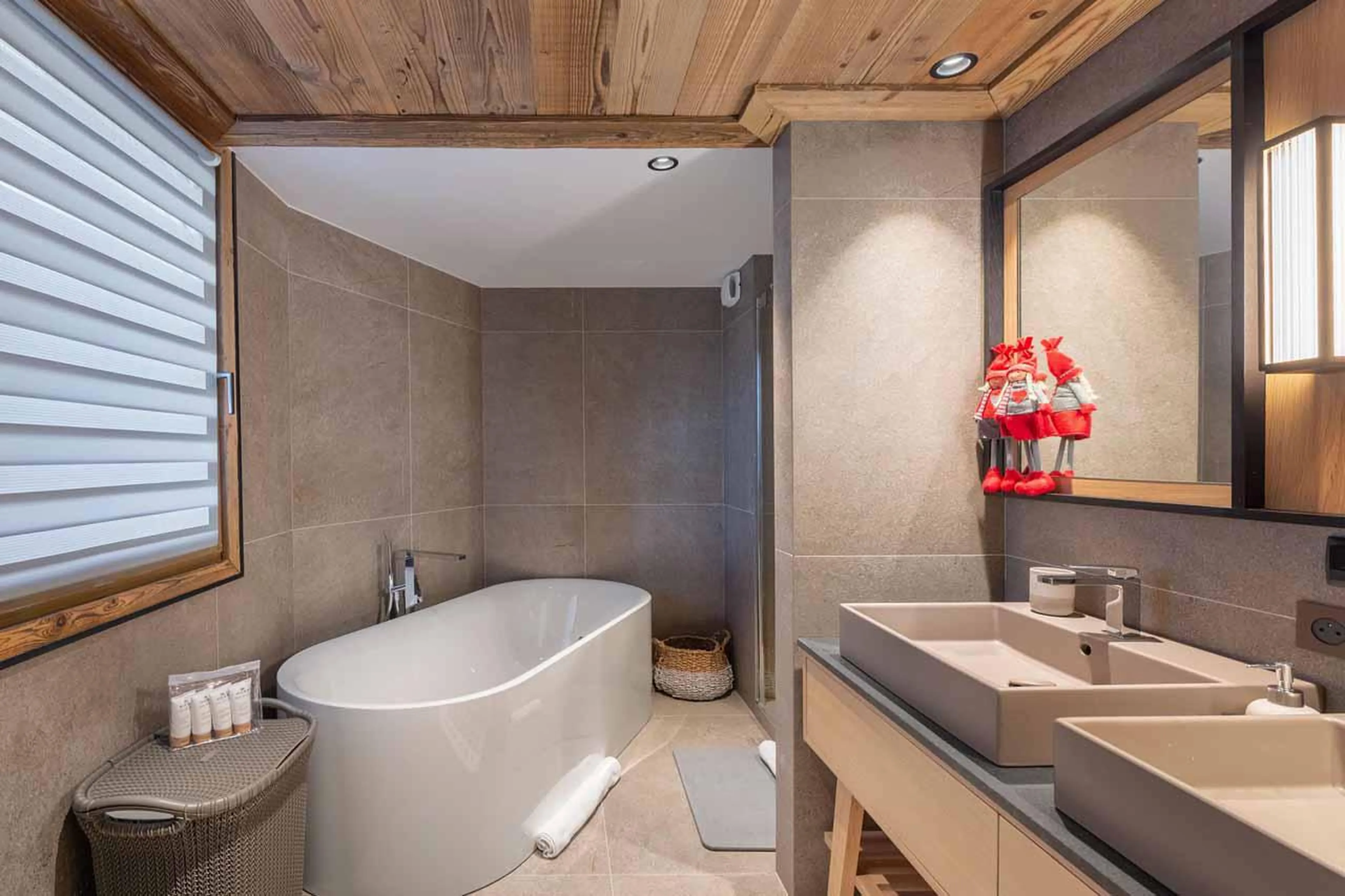 Bathroom one at Chalet Chergui in Meribel