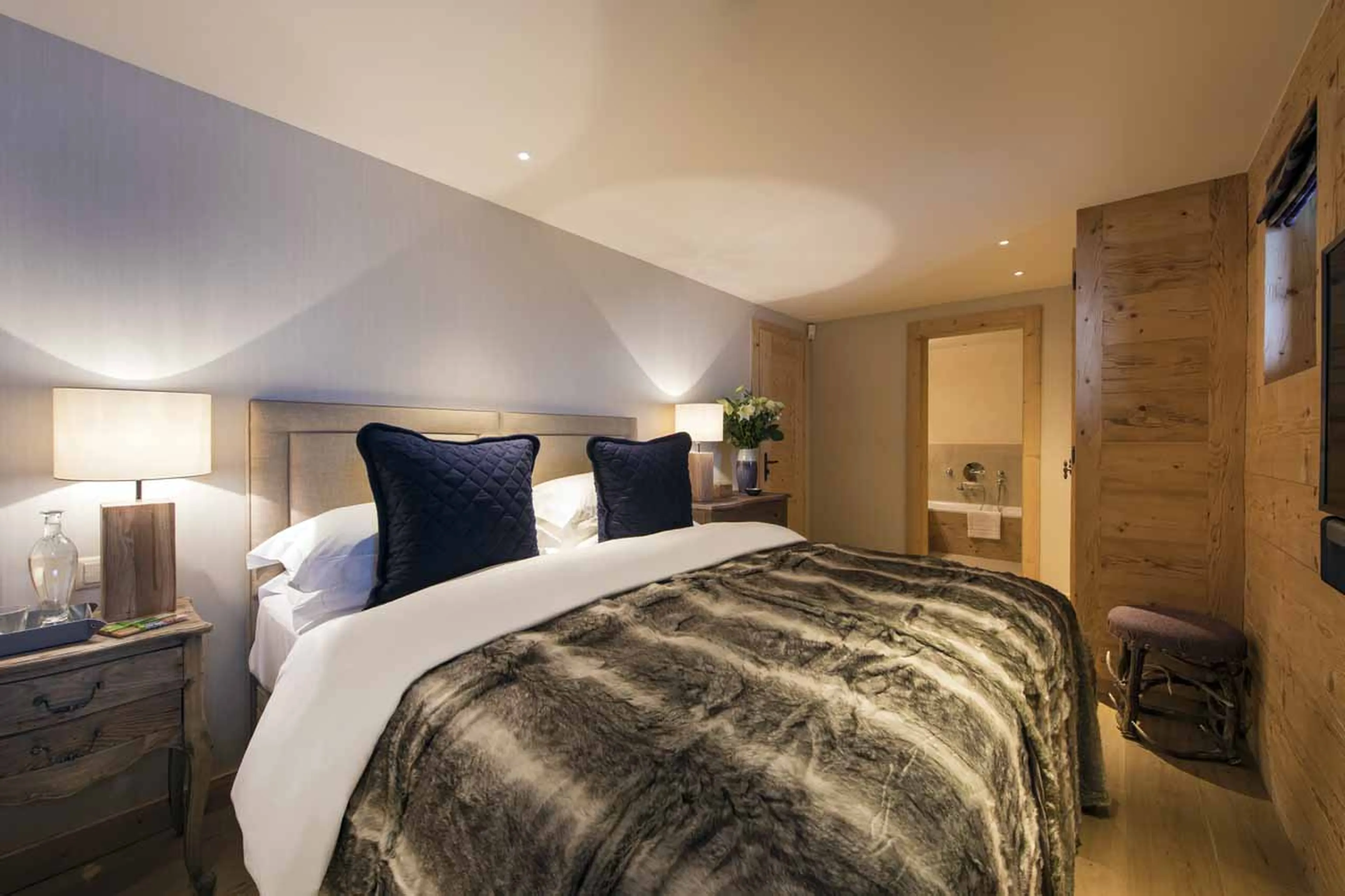 Bedroom eight in Chalet Chouqui in Verbier