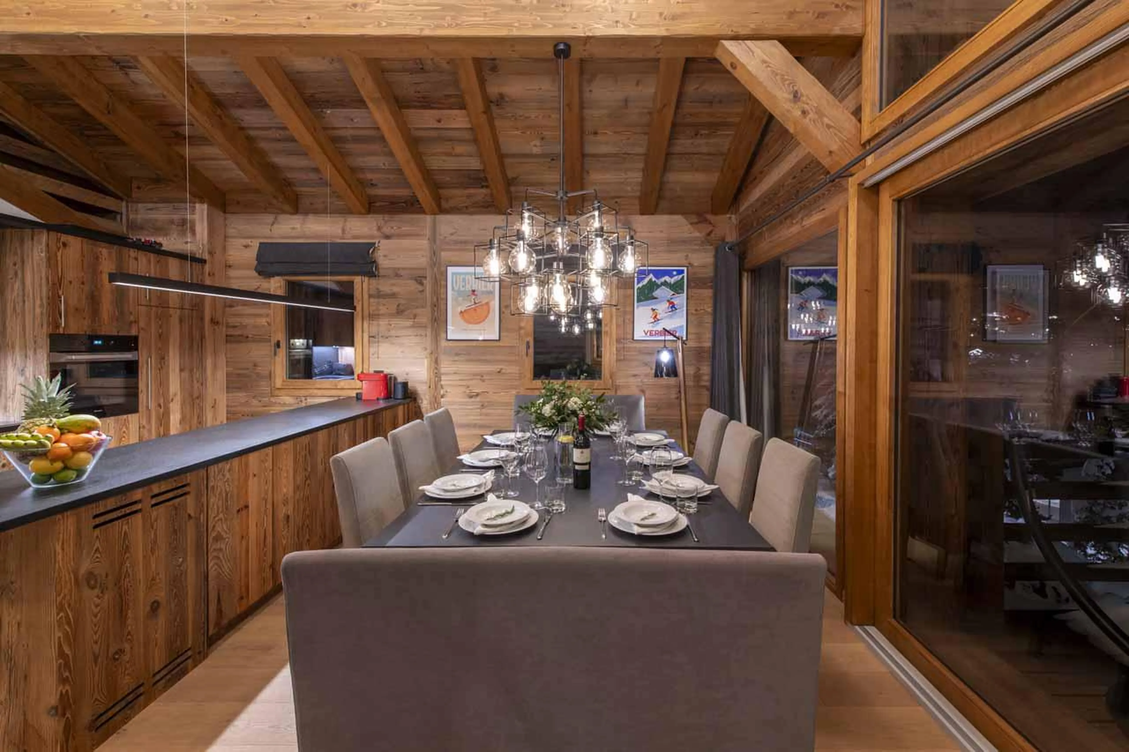 Dining table with space to comfortably seat ten guests at Chalet Cortil in Verbier