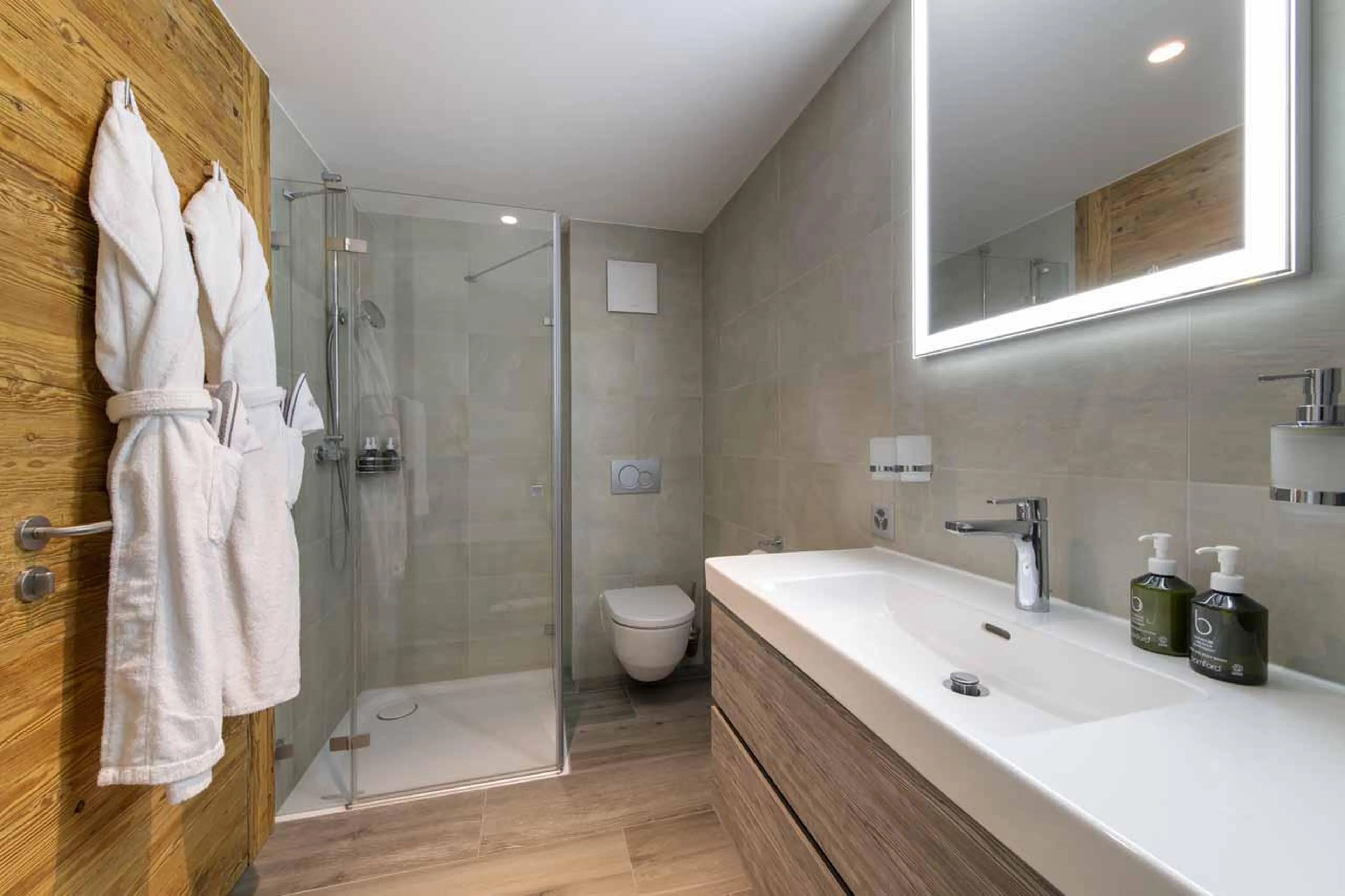 Shower in bedroom four at Chalet Daphne in Meribel