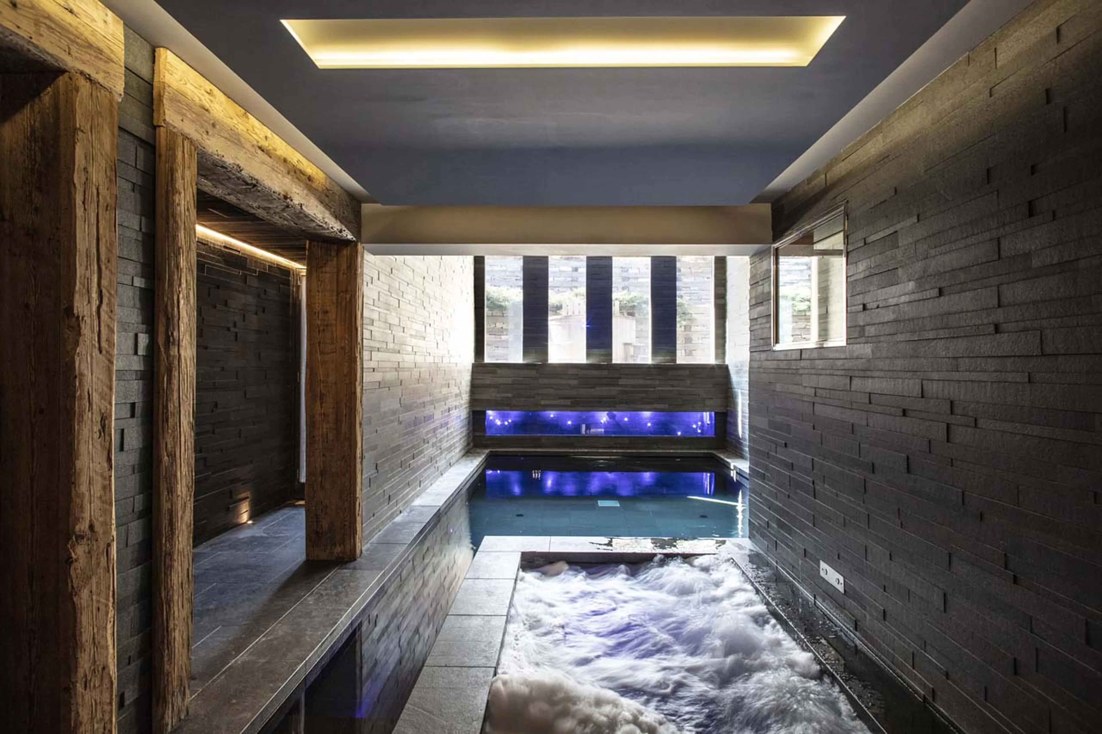 Jacuzzi at Chalet de la Cry in Megeve