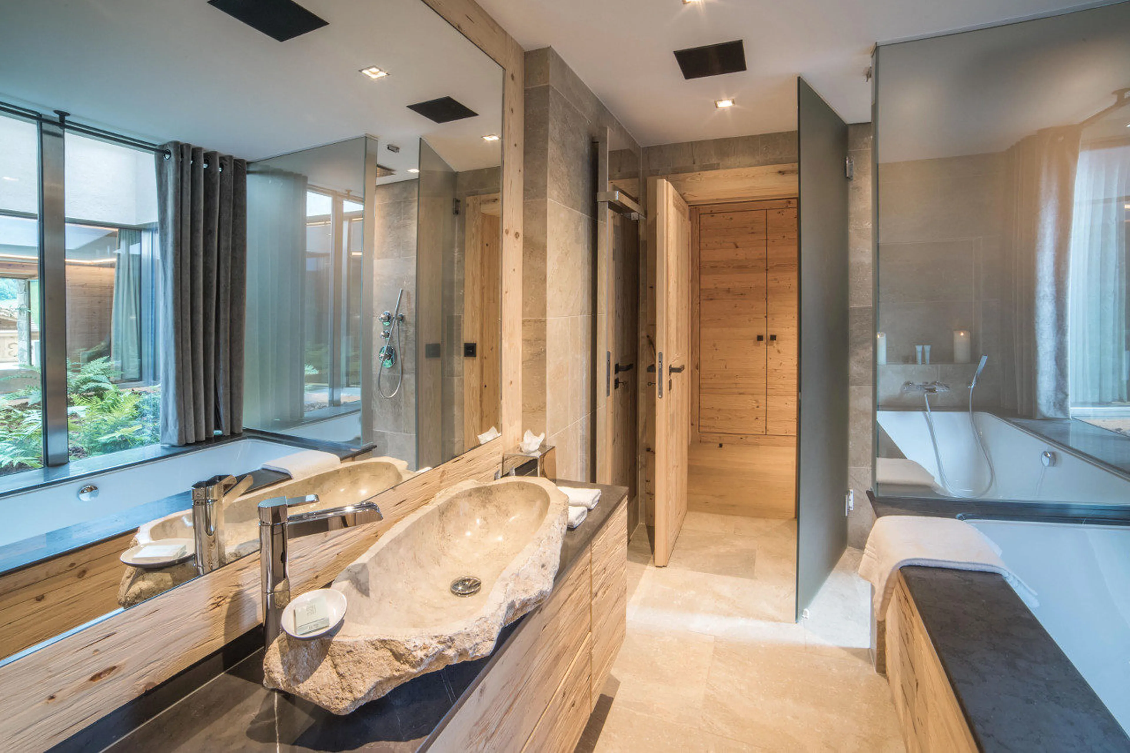 En-suite bathroom of double bedroom in Chalet de Rougemont in Gstaad