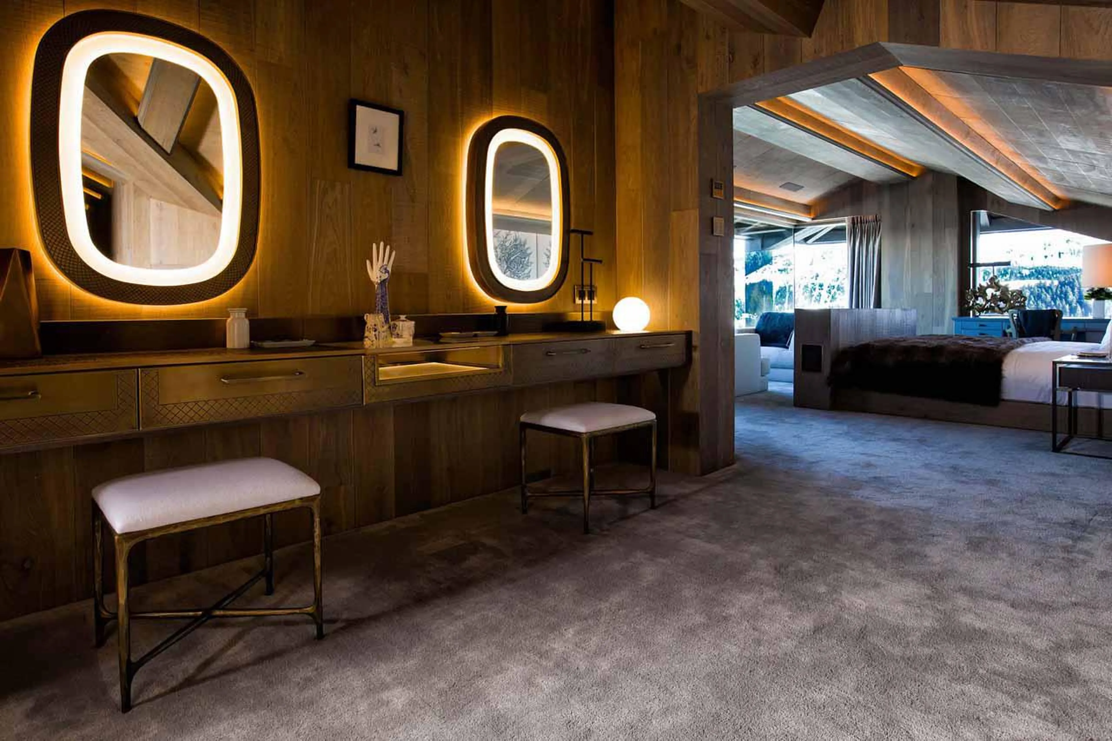 Master suite double vanity in Chalet d'Ecosse, Courchevel 1850