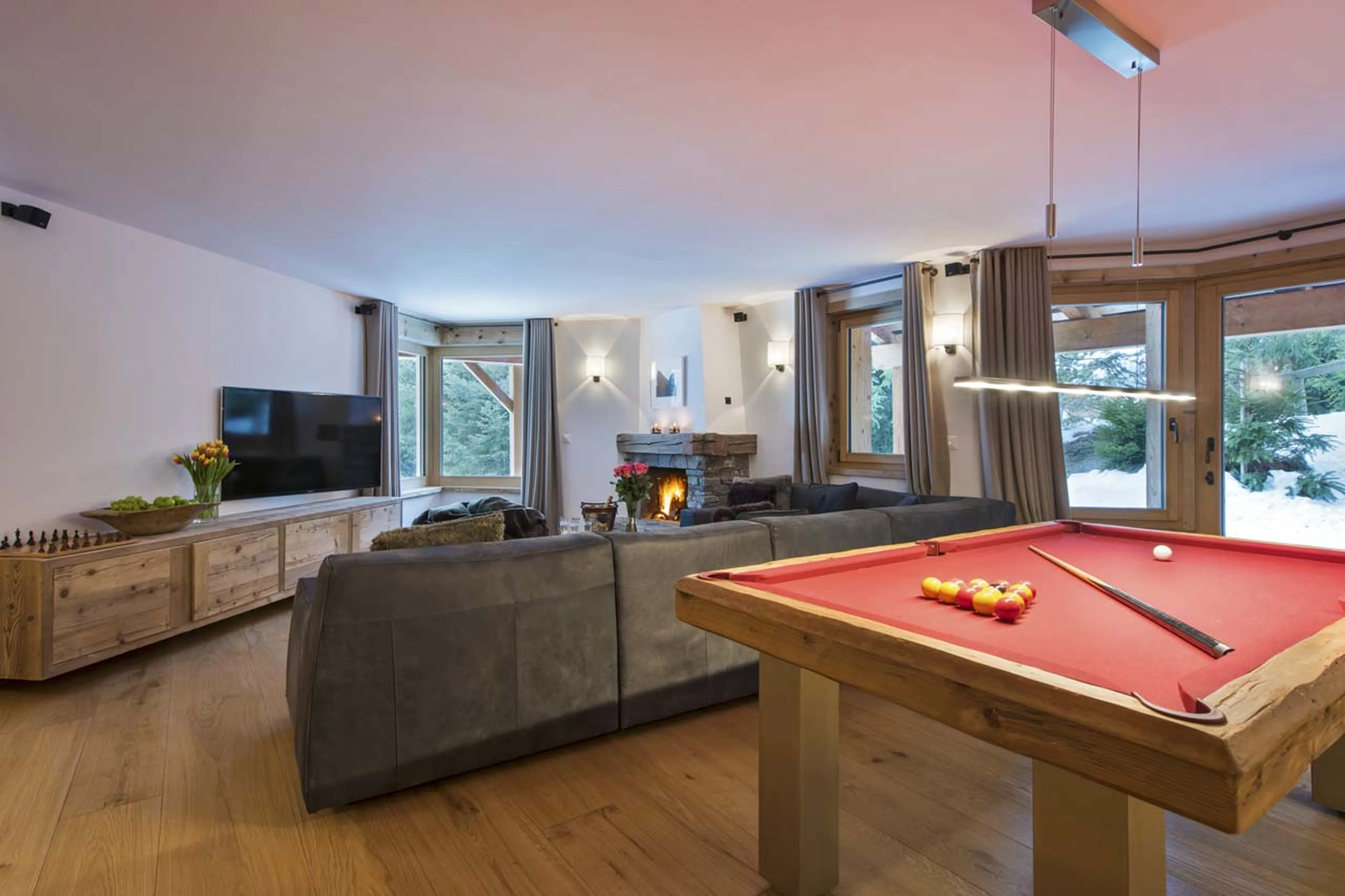 Pool table in Chalet Delormes in Verbier