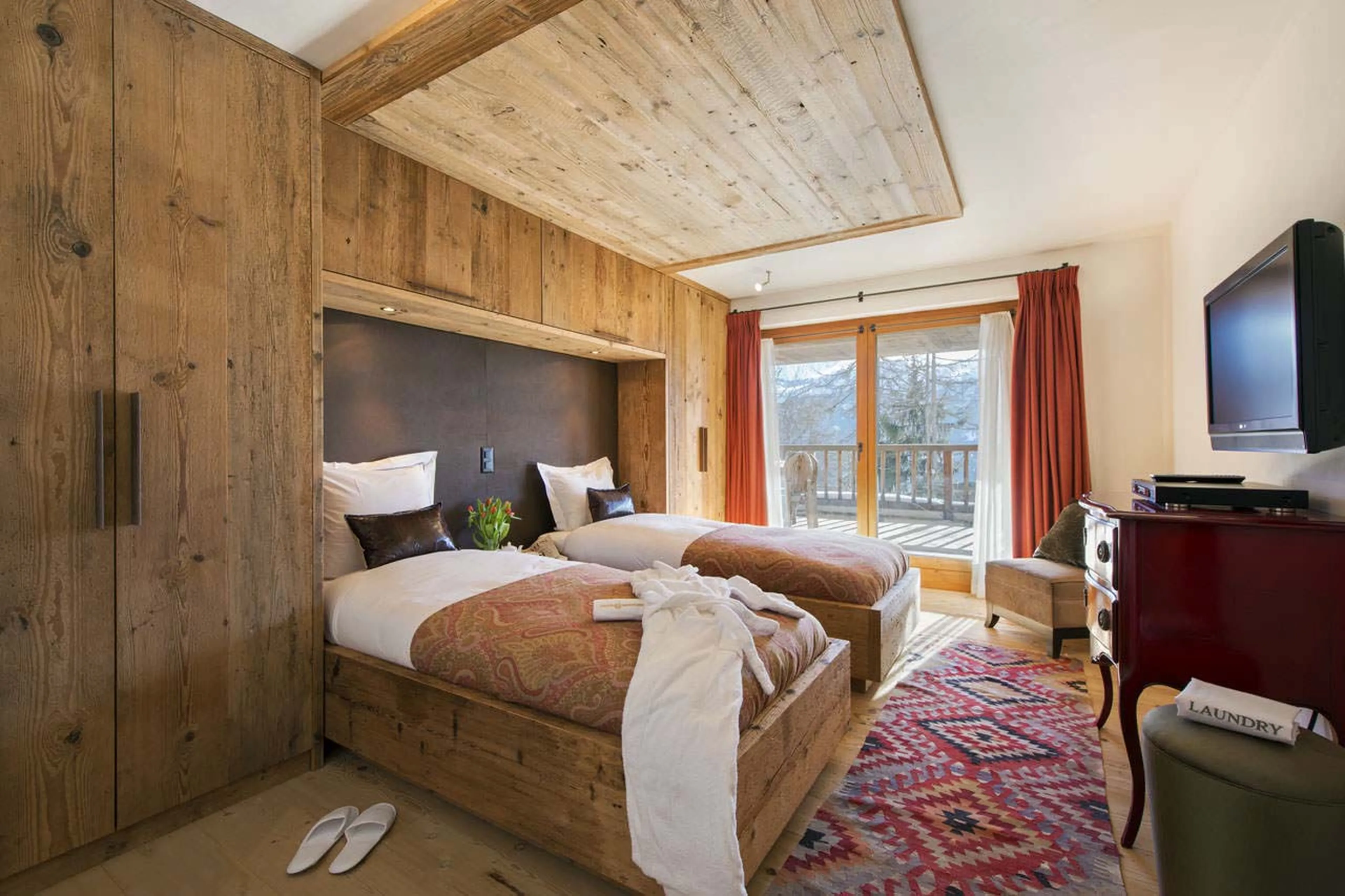 Twin bedroom on first floor of Chalet Dent Blanche in Verbier