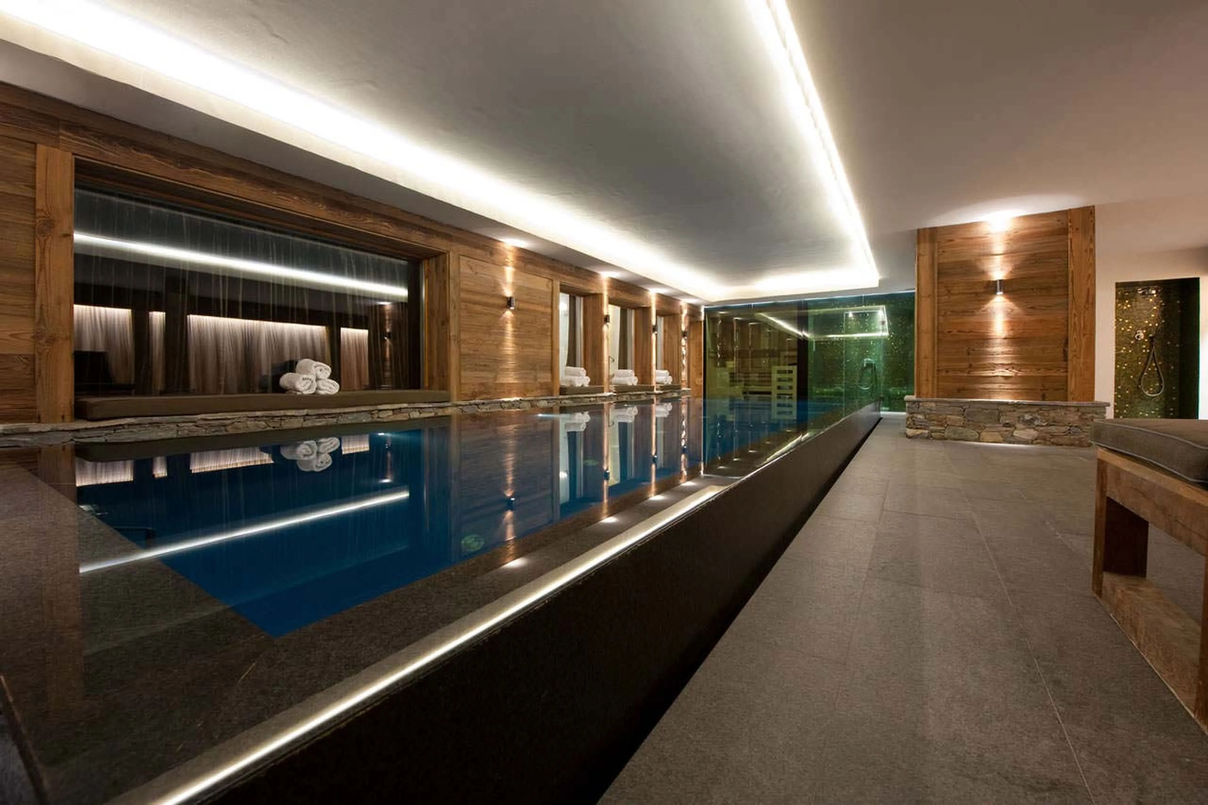 Heated pool in Chalet Dent Blanche in Verbier