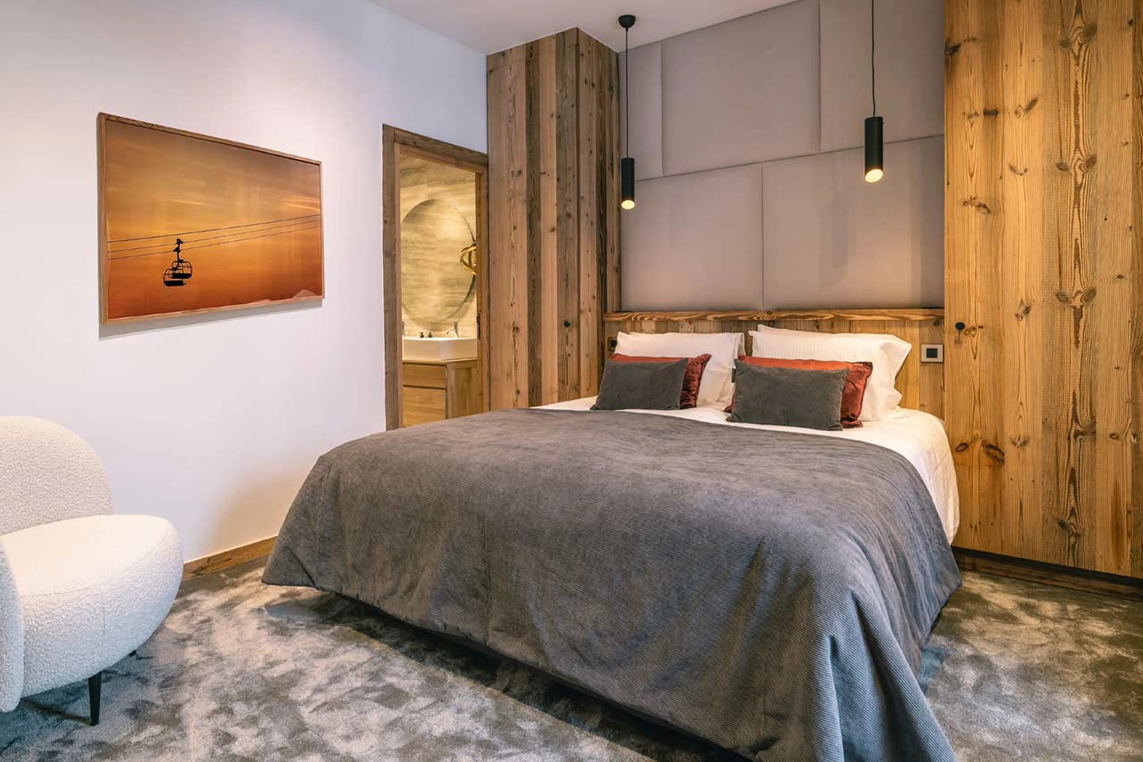 Bedroom six at Chalet des Amis in Meribel