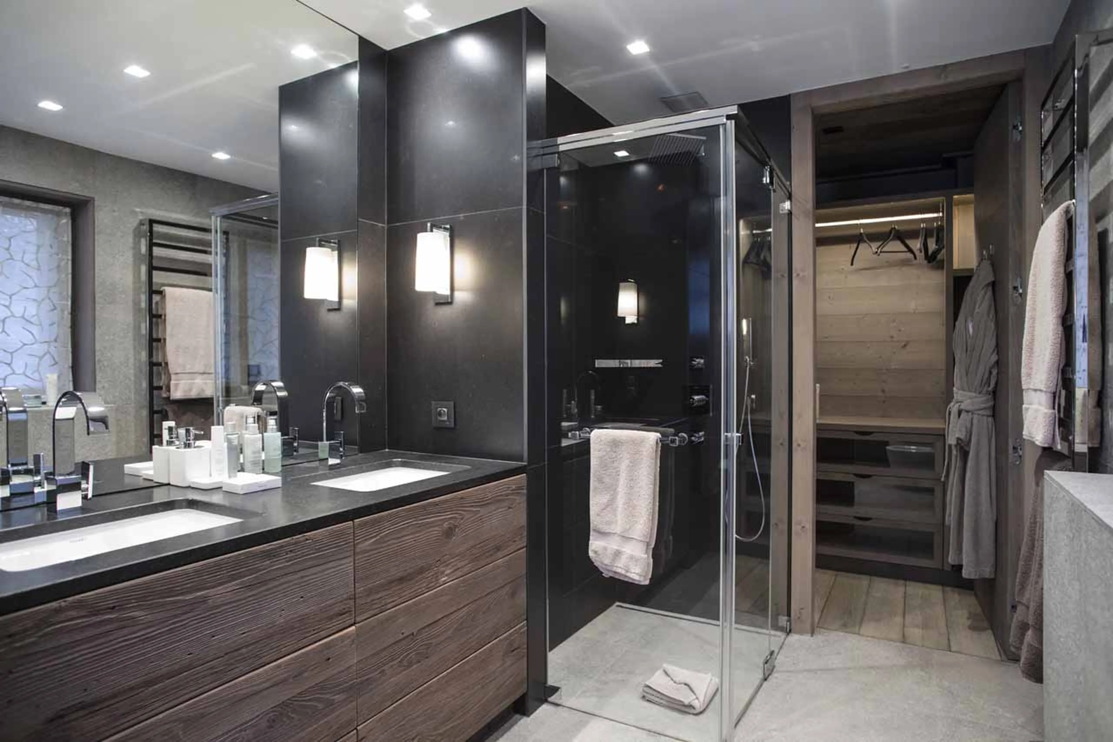 Bathroom four at Chalet des Ecureuils in Megeve