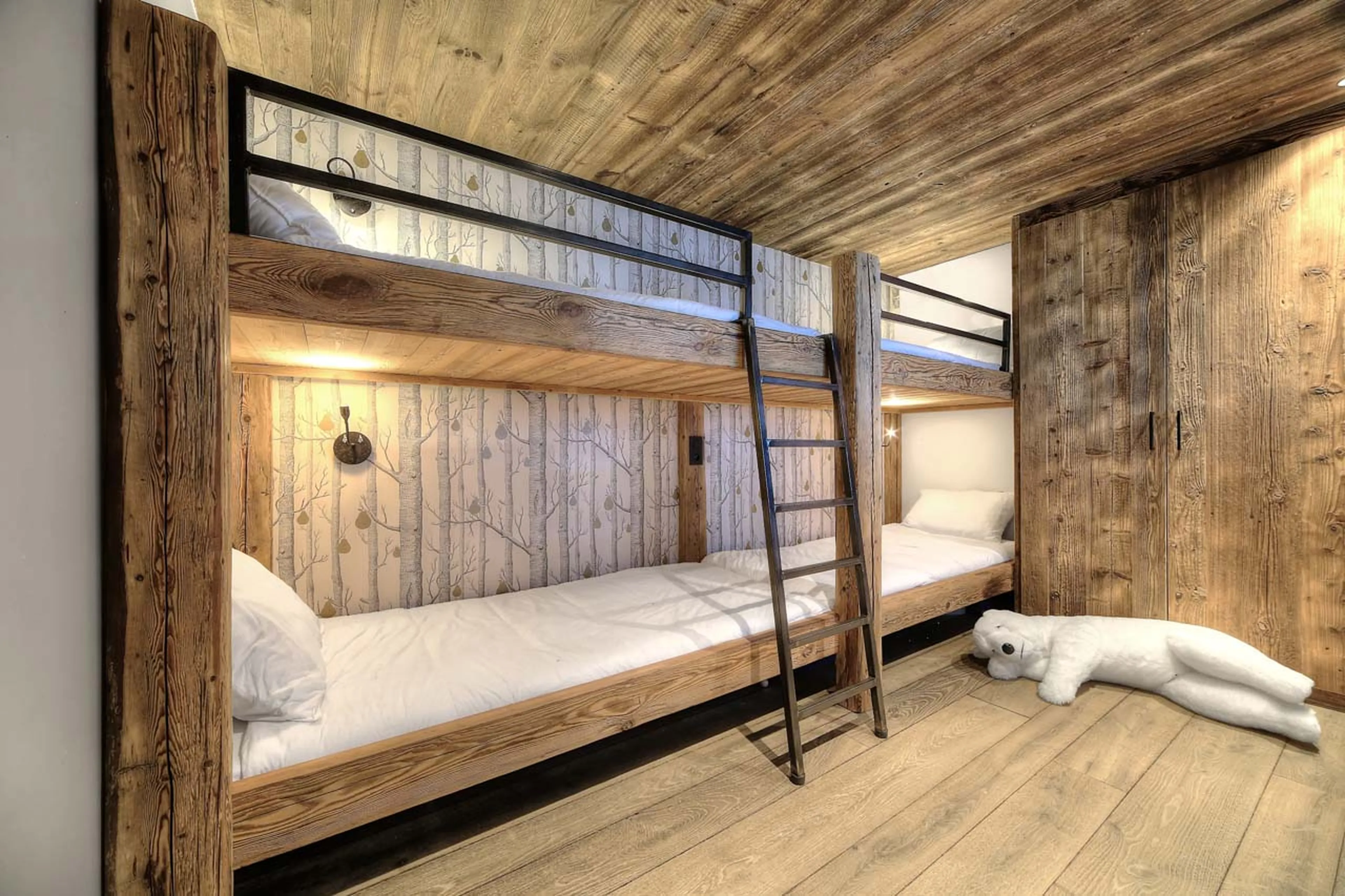 Bedroom six at Chalet des Renards in Megeve