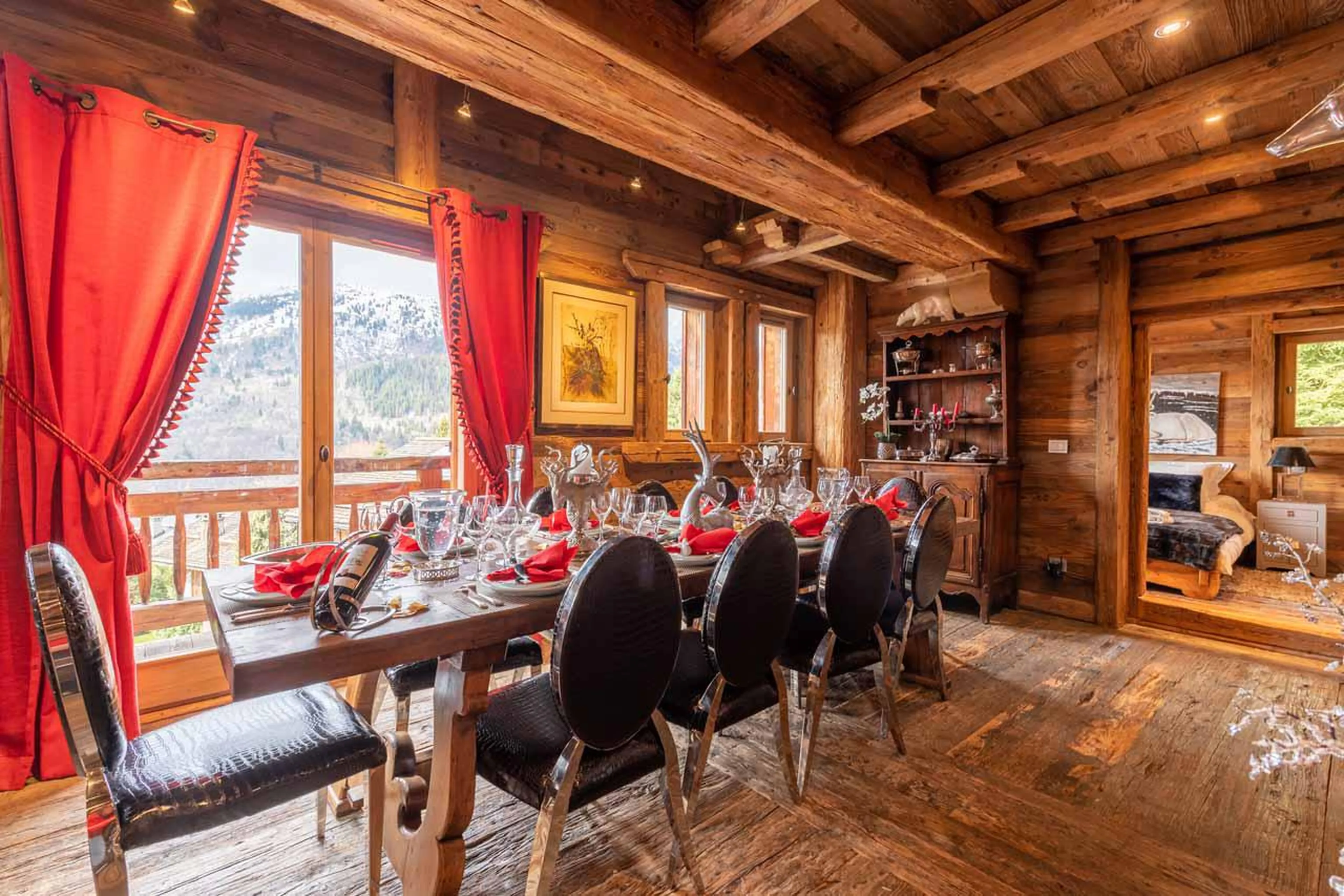 Dining table at Chalet Druchka in Meribel