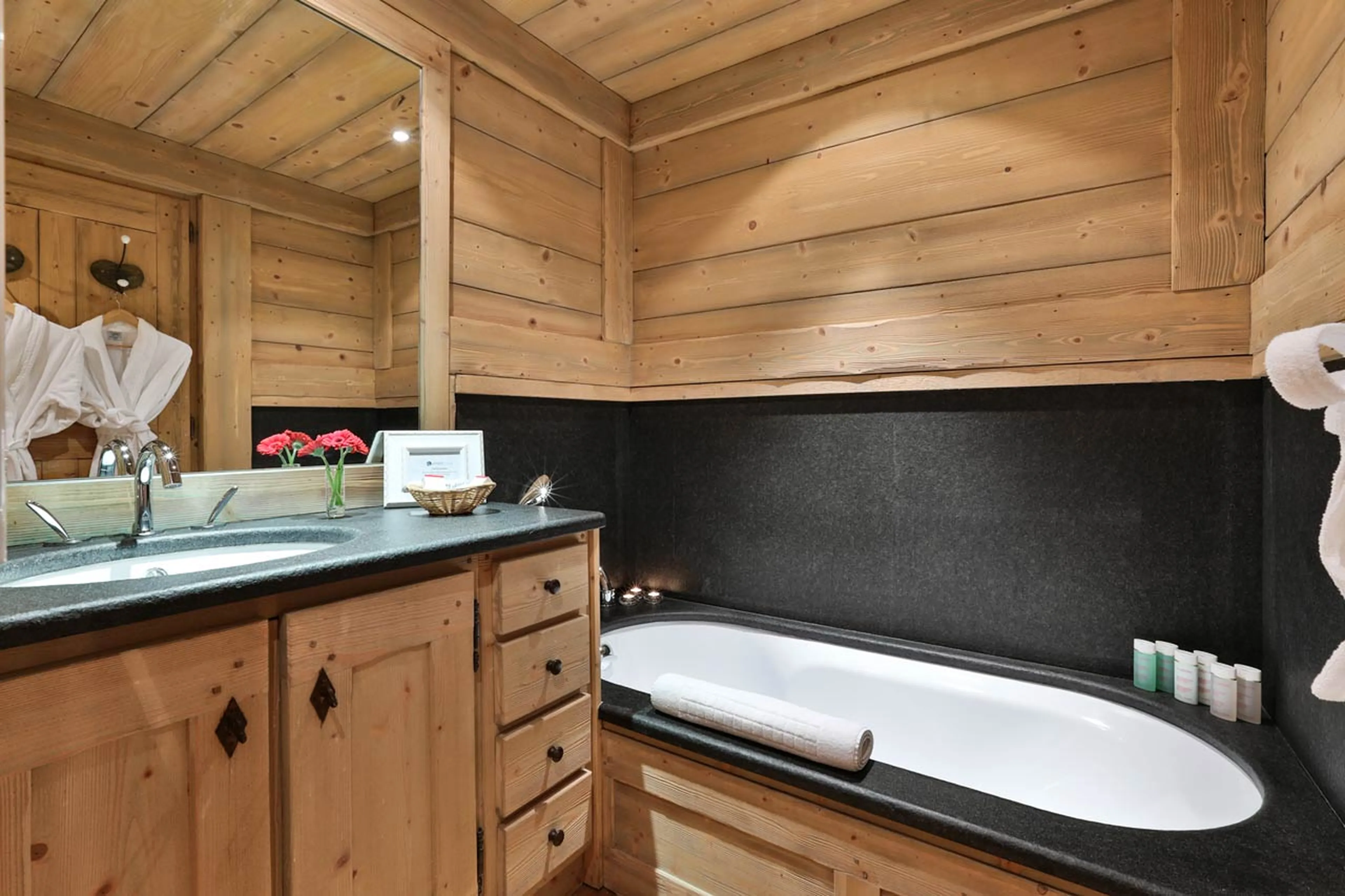 En-suite bathroom at Chalet du Vallon in Meribel