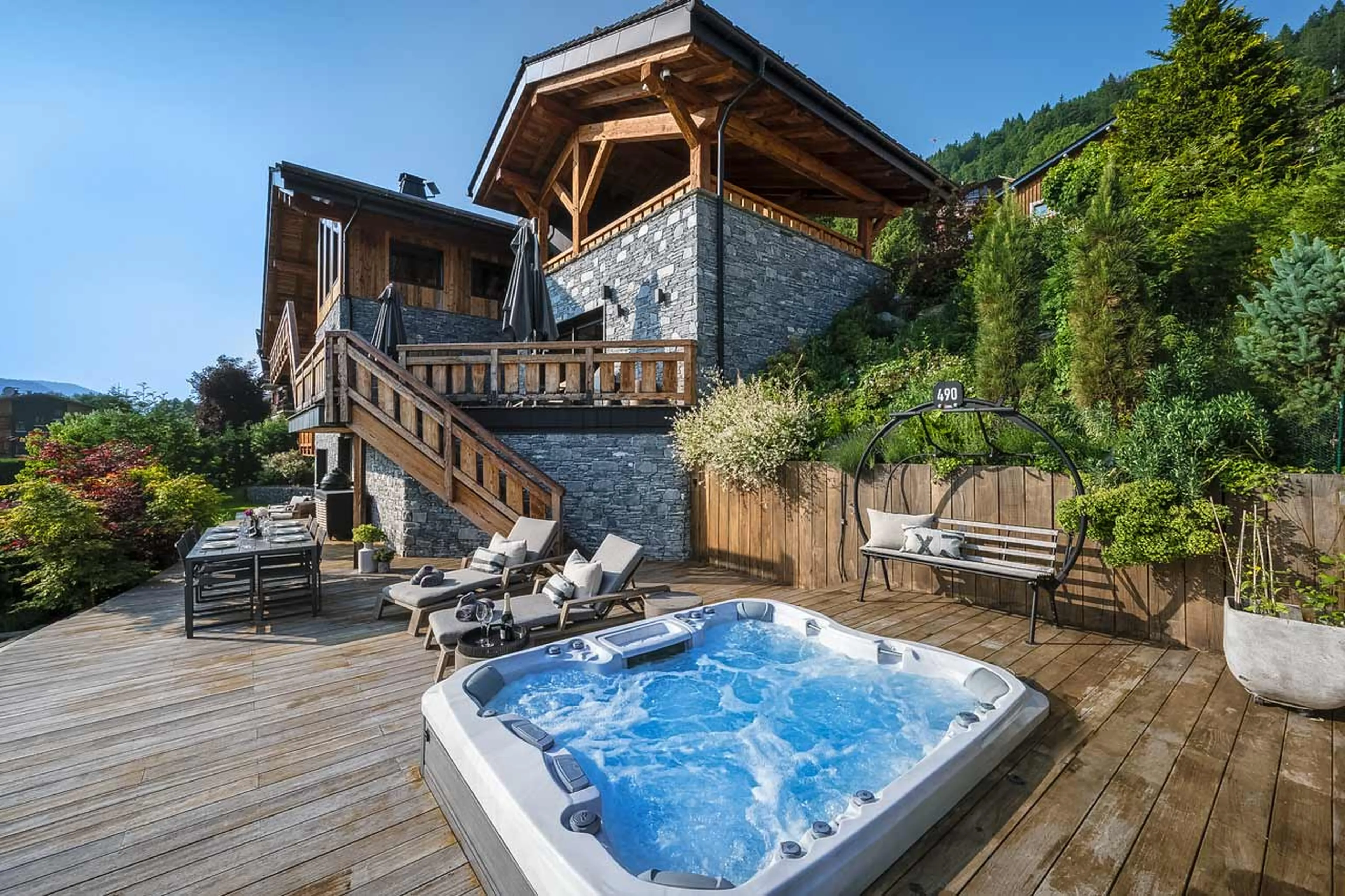 Hot tub at Chalet Ecliptique in Morzine