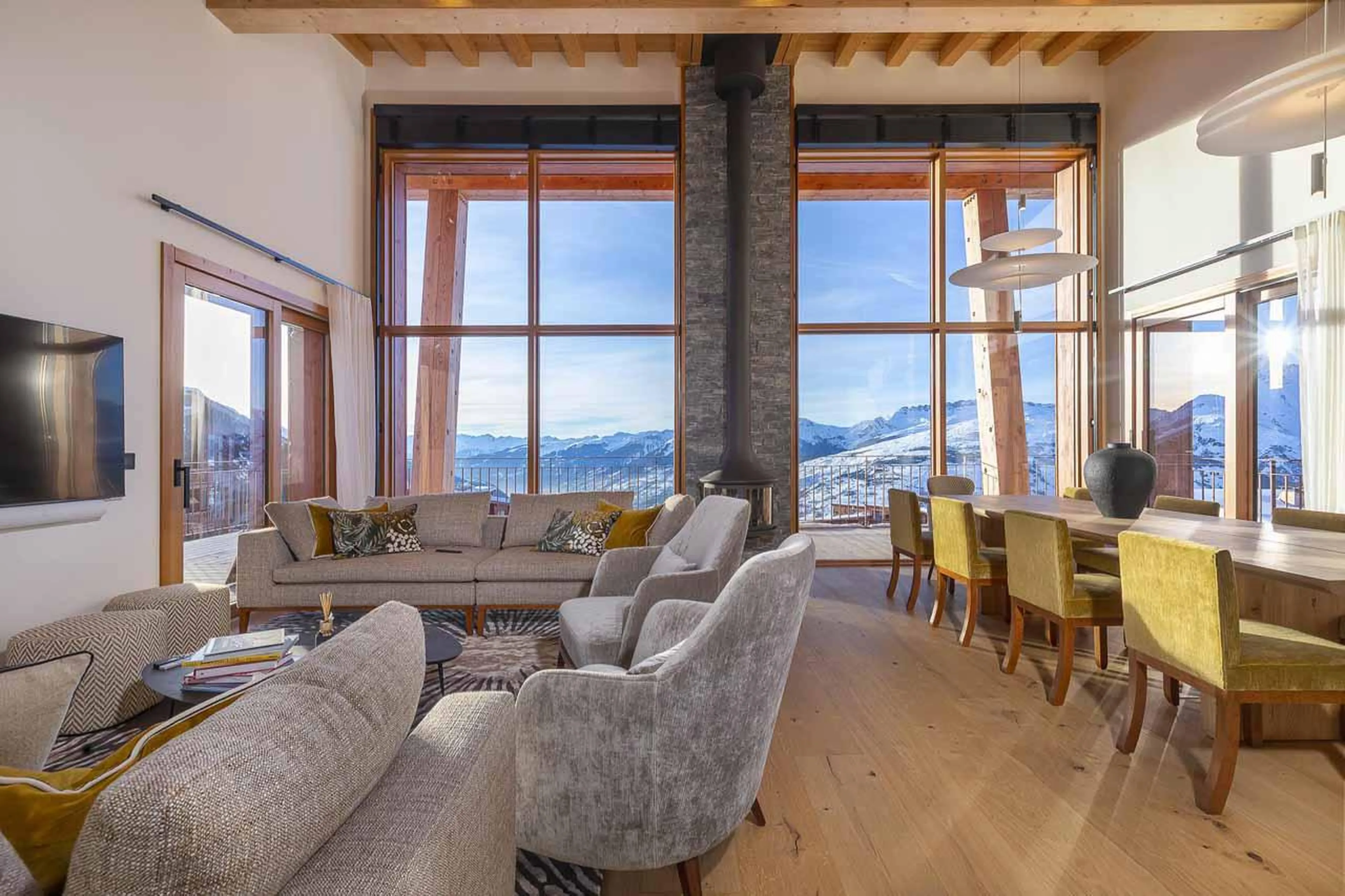 Living area with access to balcony at Eden Mille 8 in Les Arcs