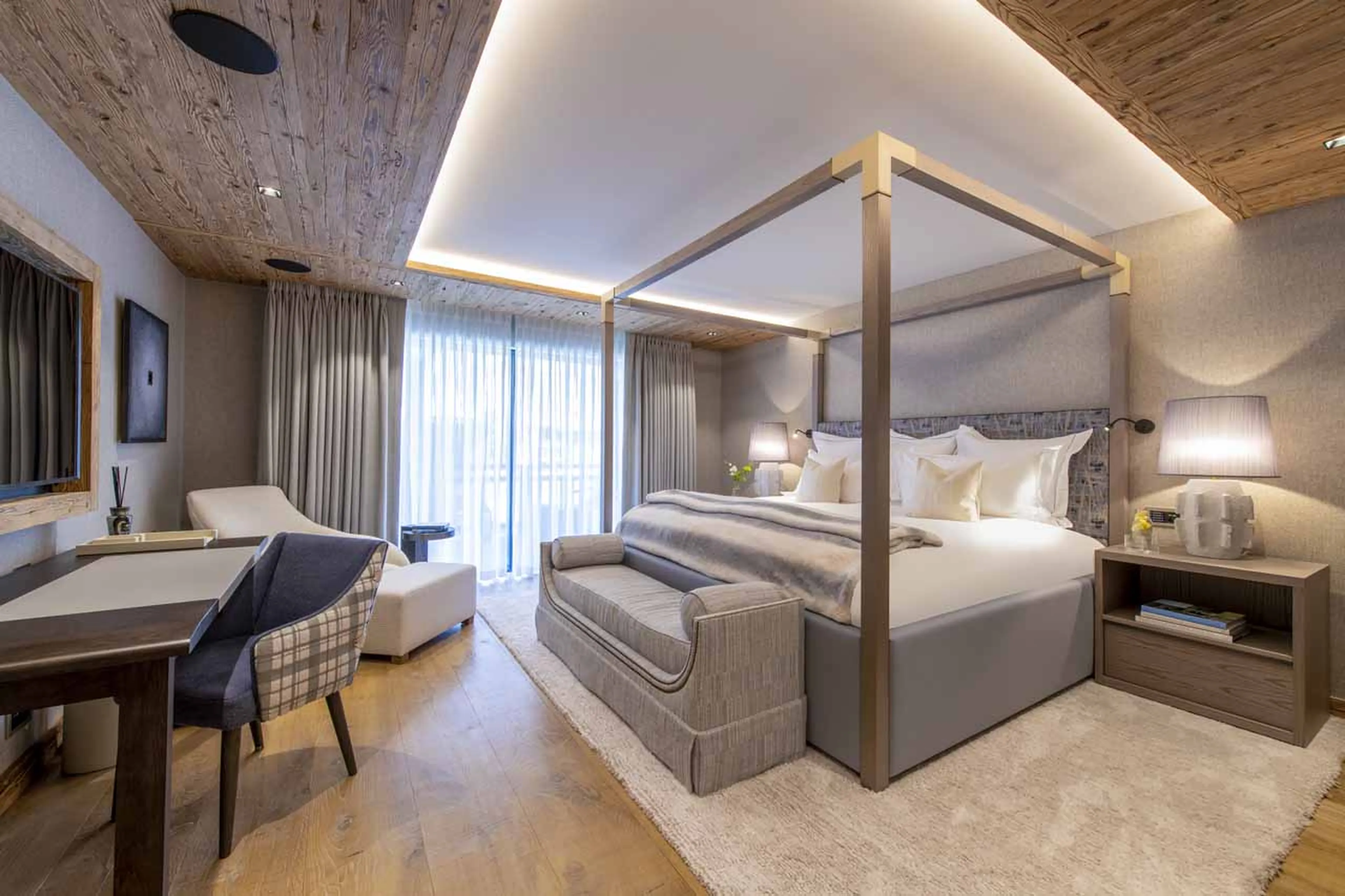 Second master bedroom in Chalet Elbrus in Zermatt