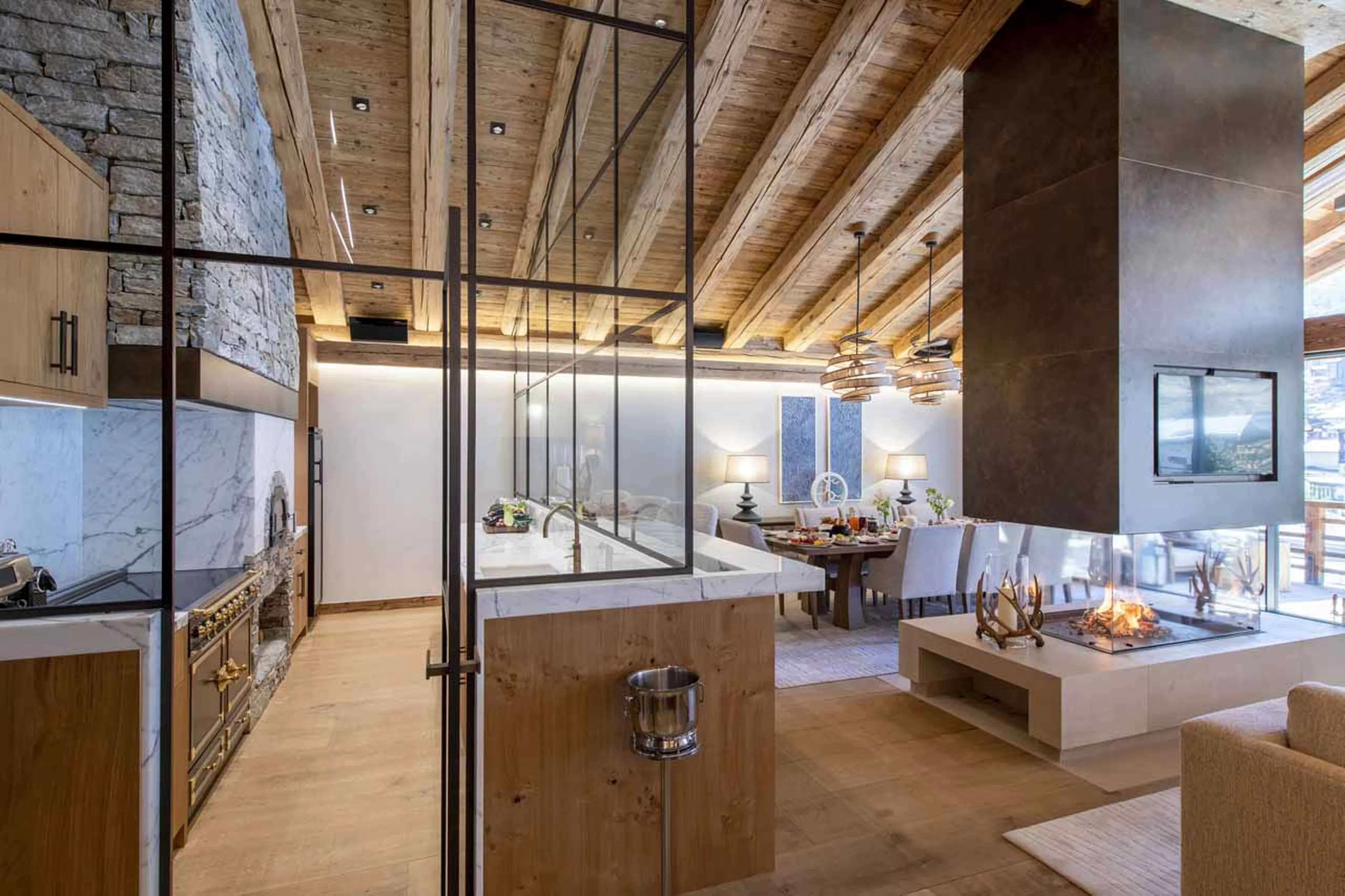 Open kitchen at Chalet Elbrus in Zermatt