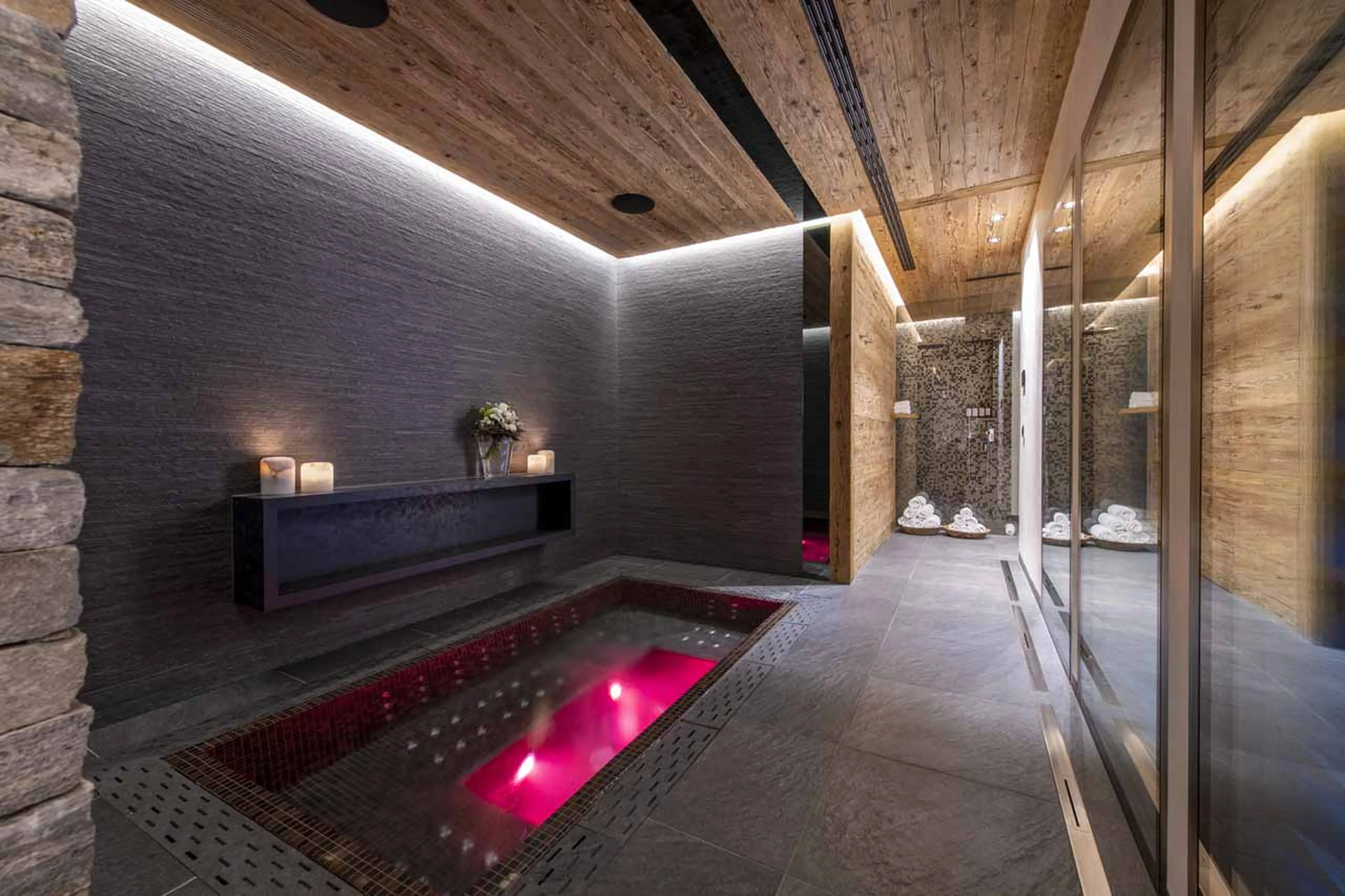 Jacuzzi at Chalet Elbrus in Zermatt