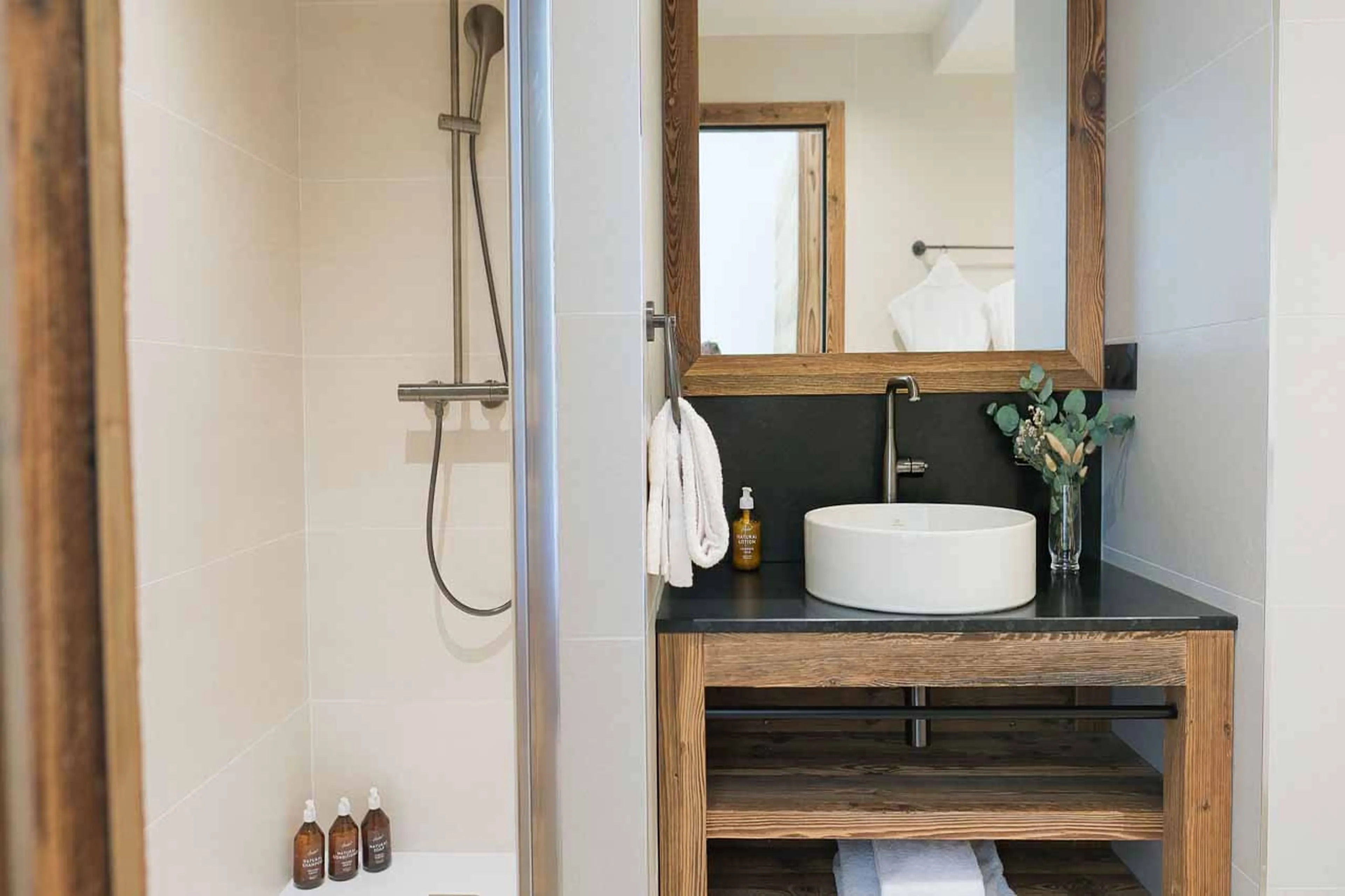 Bedroom 2 en-suite at Chalet Elegie in Meribel