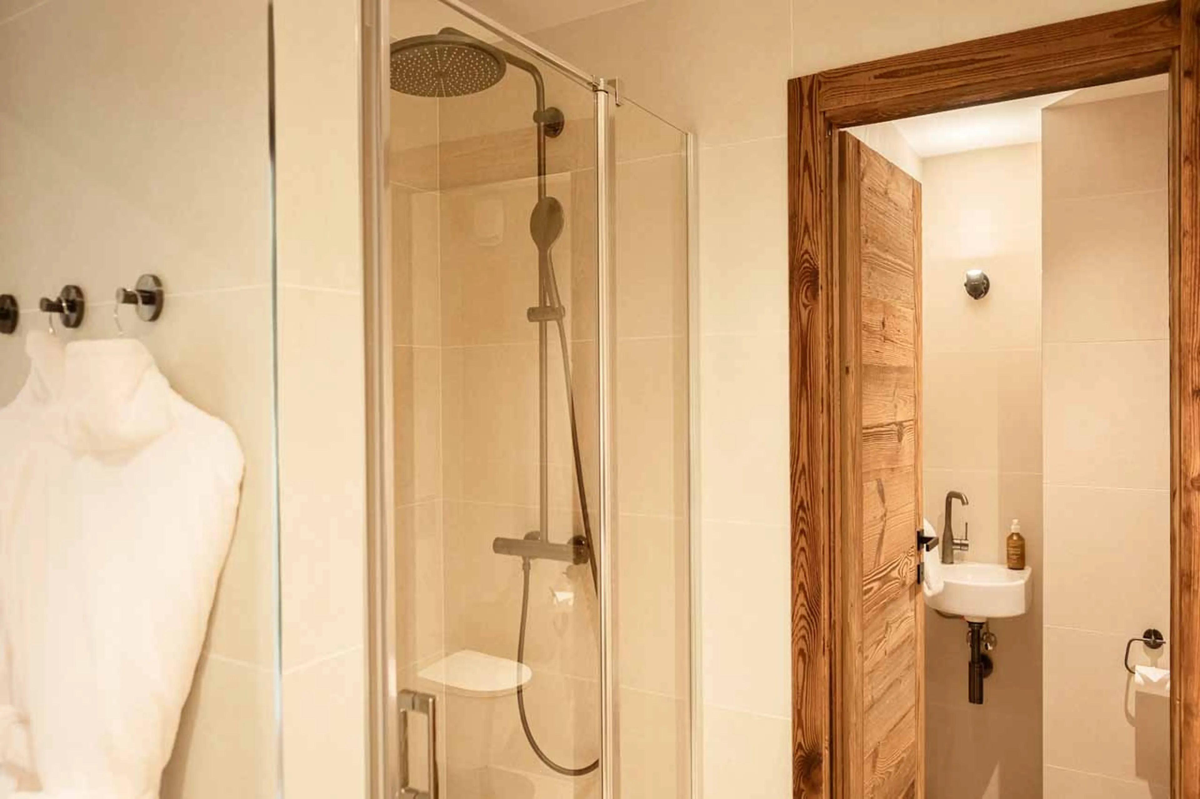 Bedroom 3 en-suite at Chalet Elegie in Meribel
