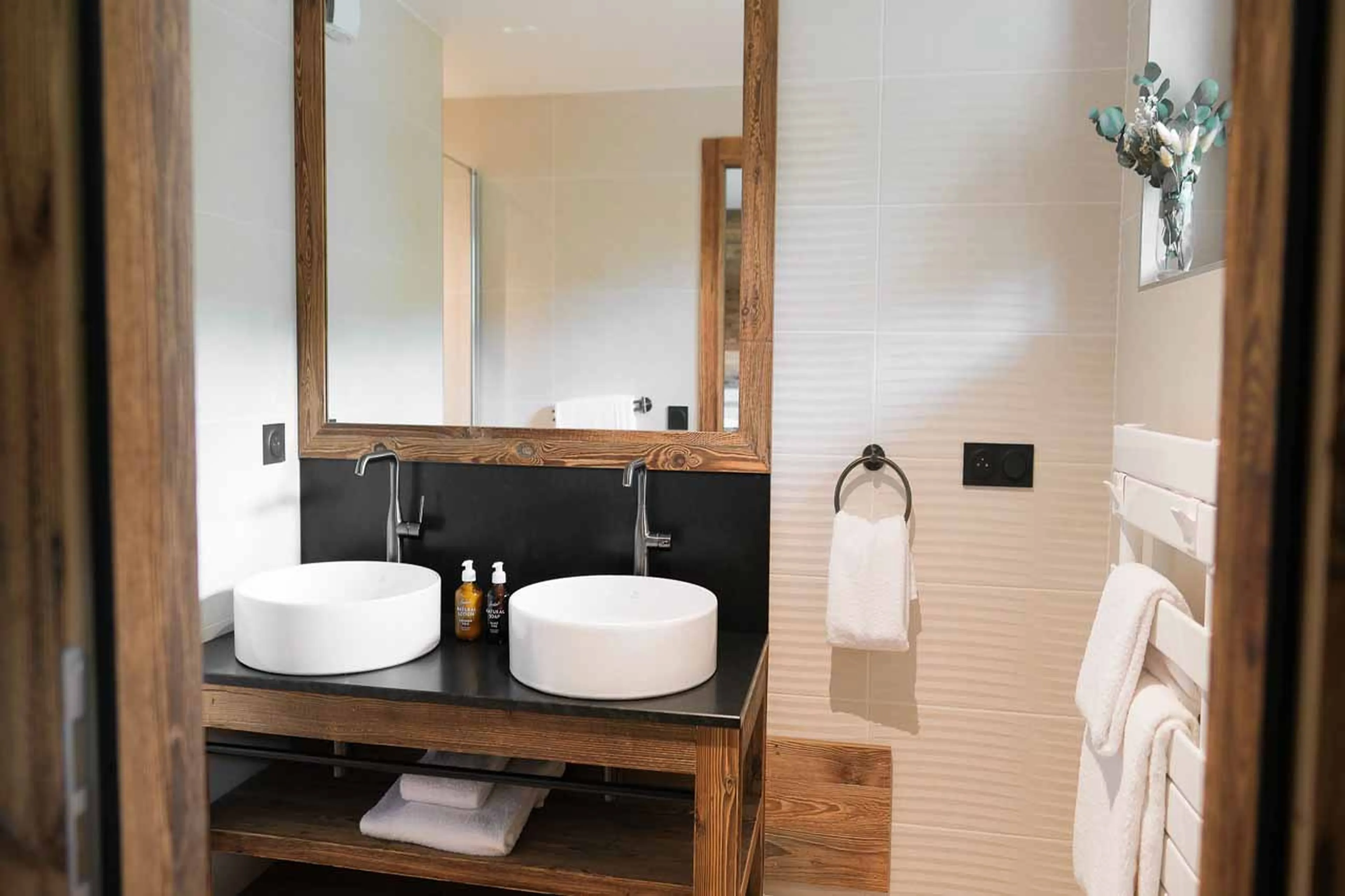 Bedroom 5 en-suite at Chalet Elegie in Meribel