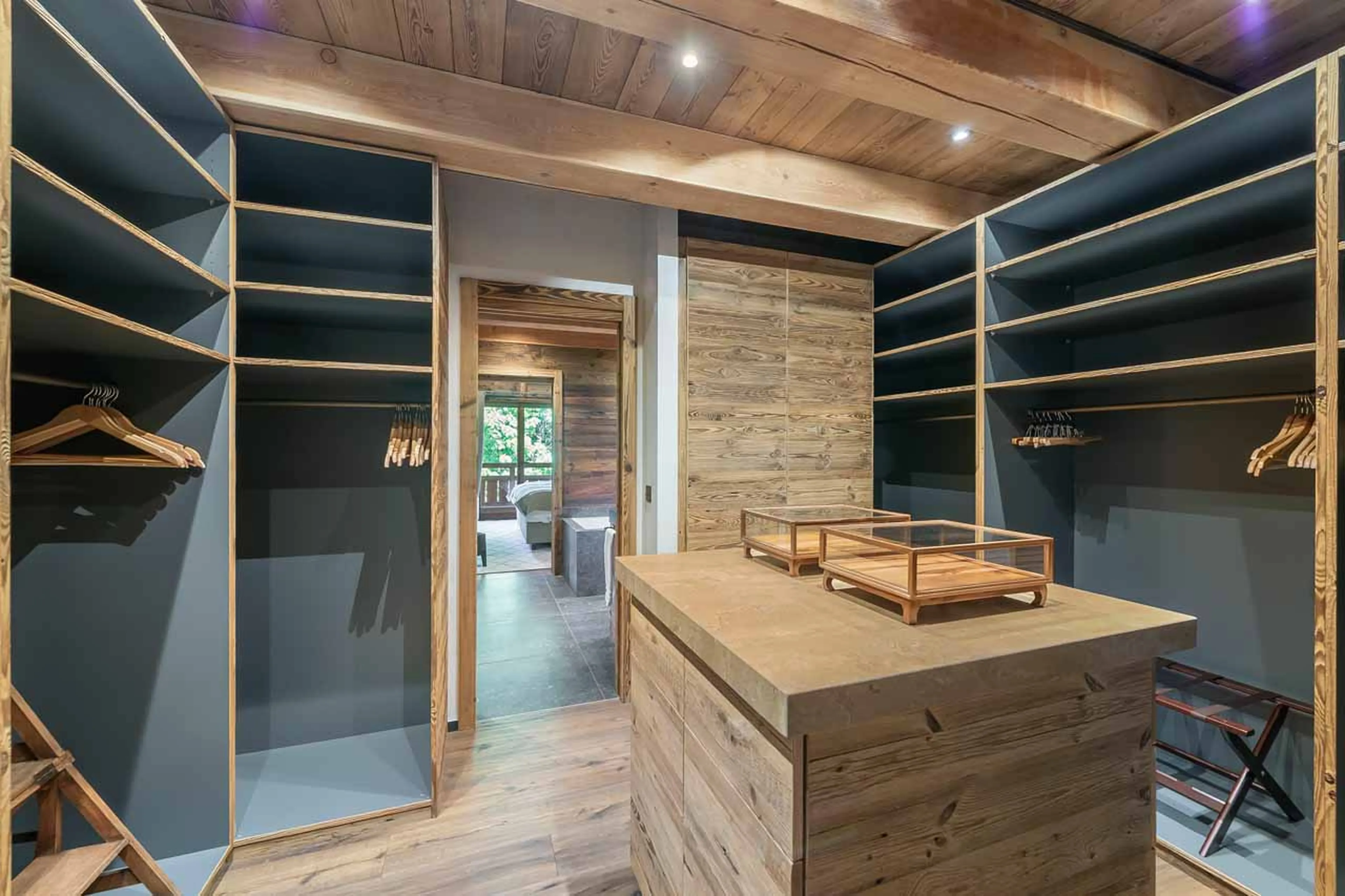 Walk-in wardrobe at Chalet Eraldo in Megeve