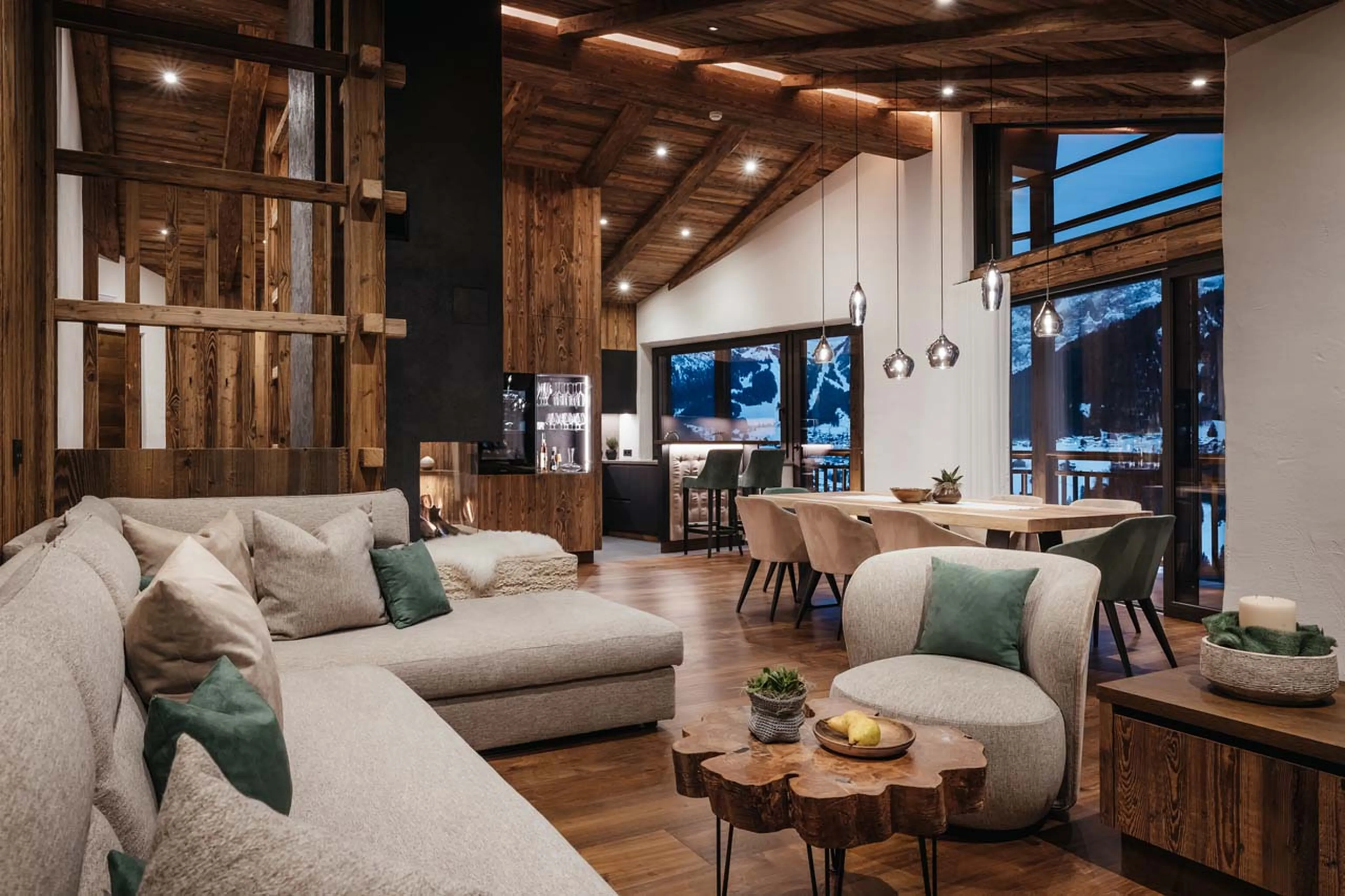 Open-plan living area in Chalet Filip, Val Gardena