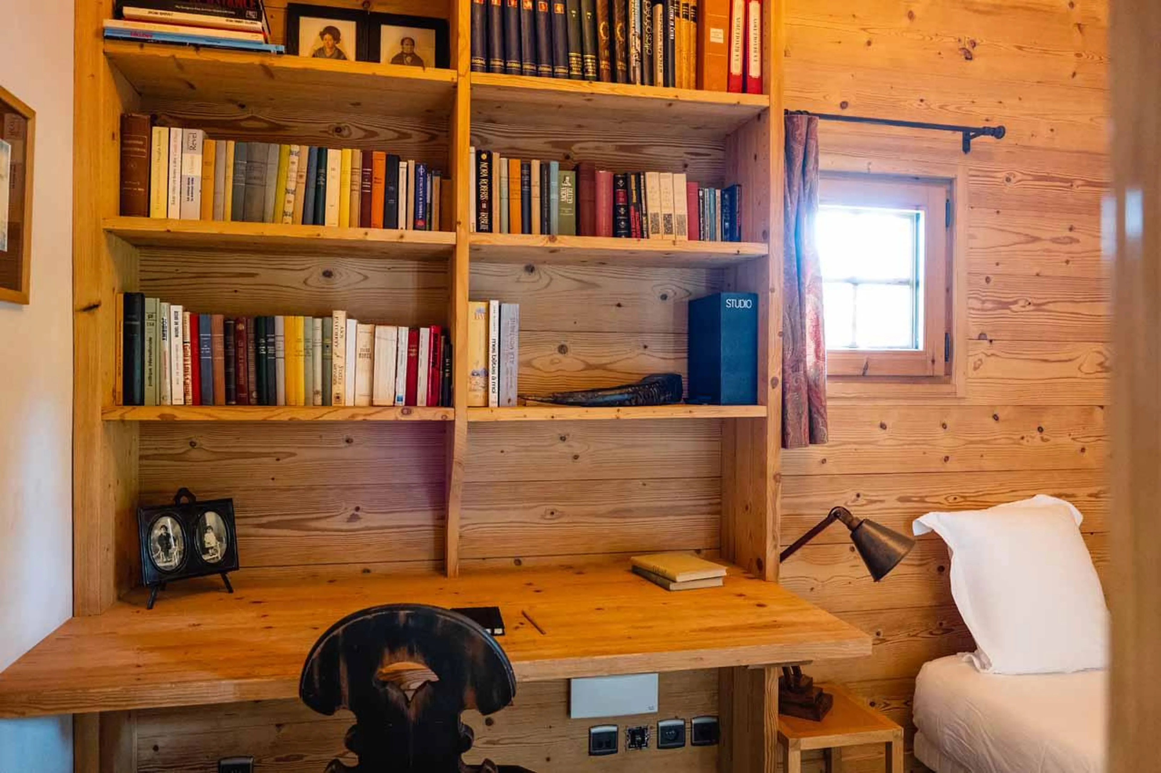 Desk in bedroom in Chalet Firmin, Megeve
