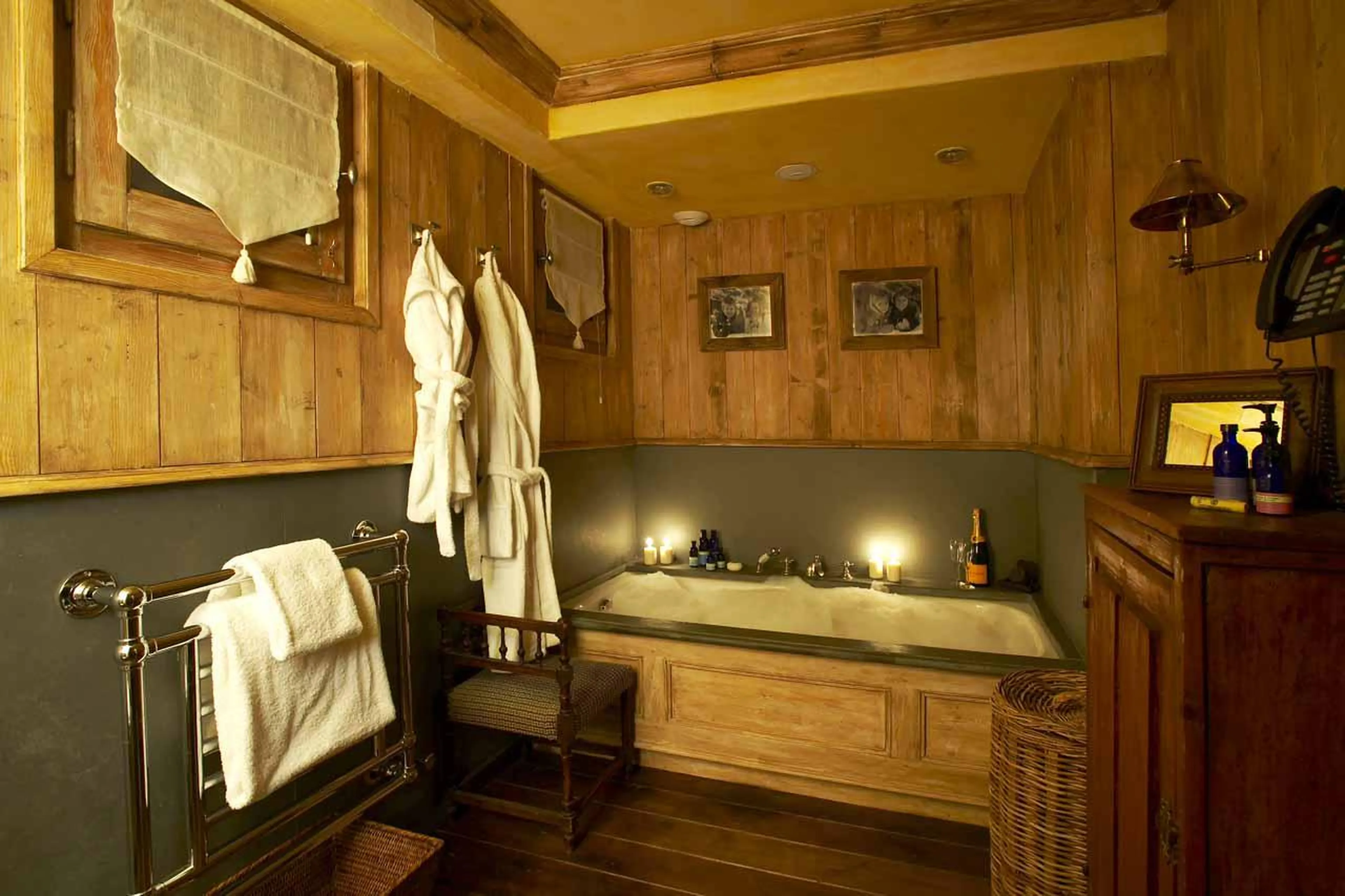 Bathroom one at Chalet Foinsbois in Meribel