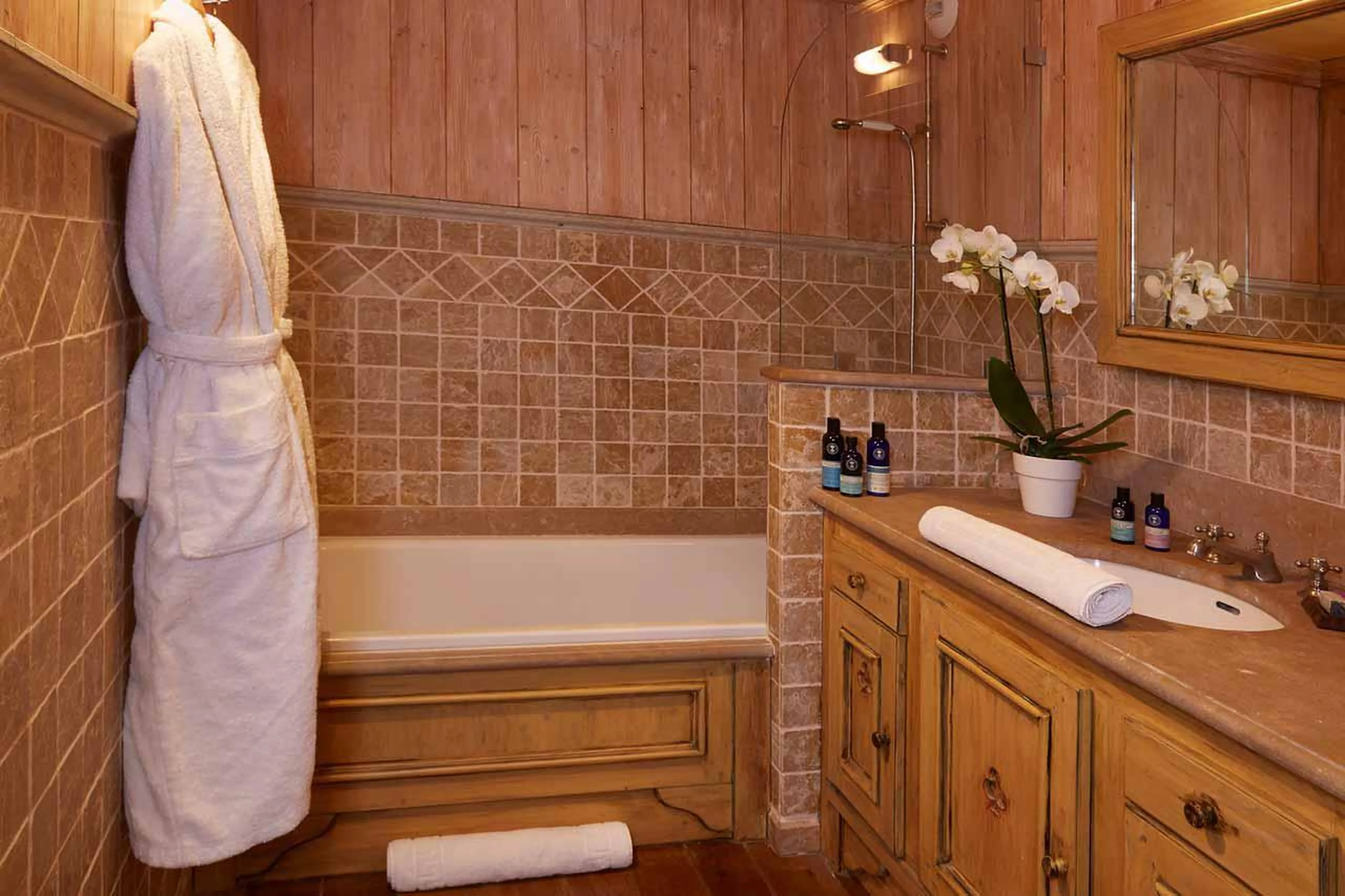 Bathroom seven at Chalet Foinsbois in Meribel