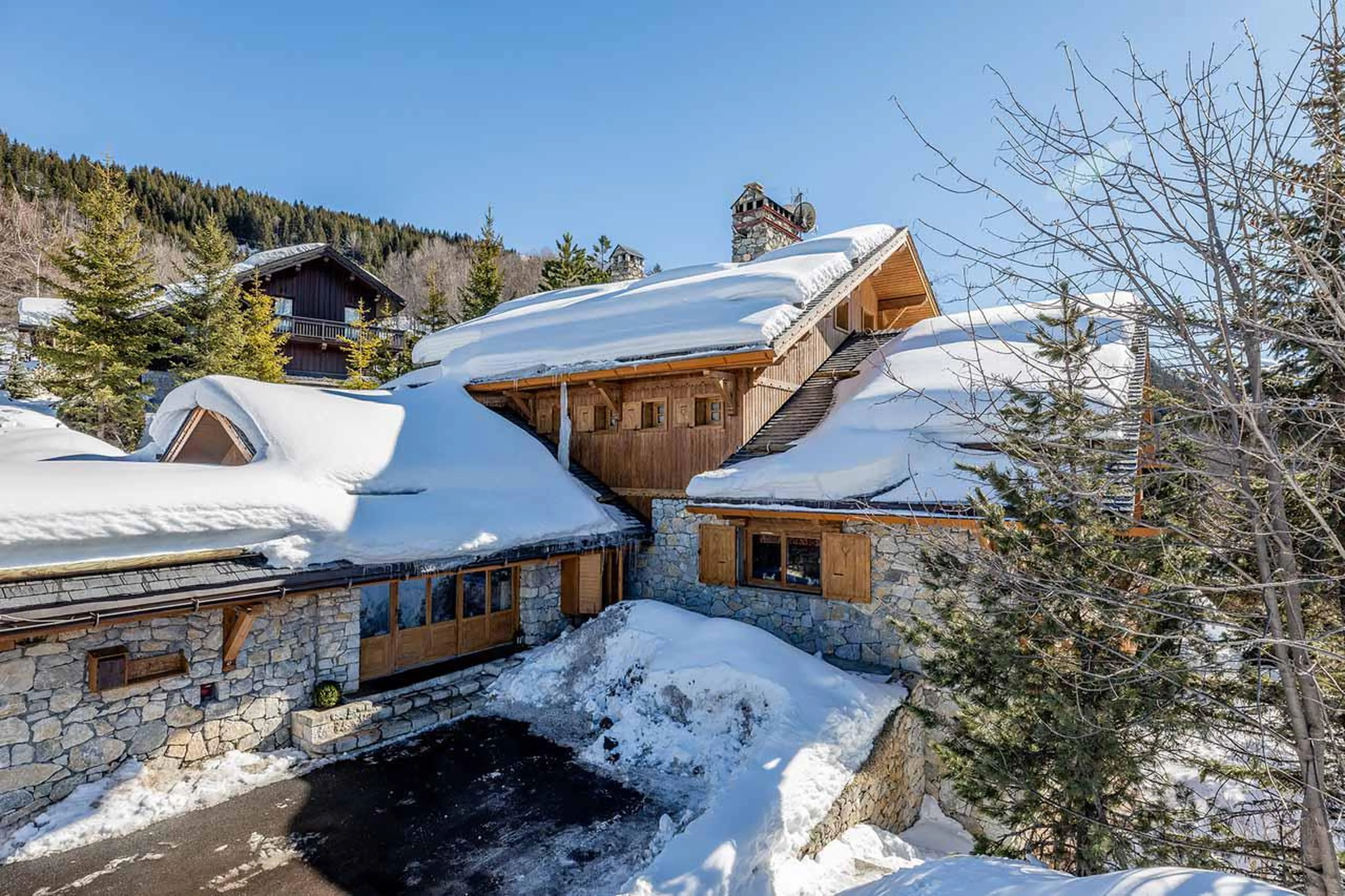 Parking at Chalet Foinsbois in Meribel