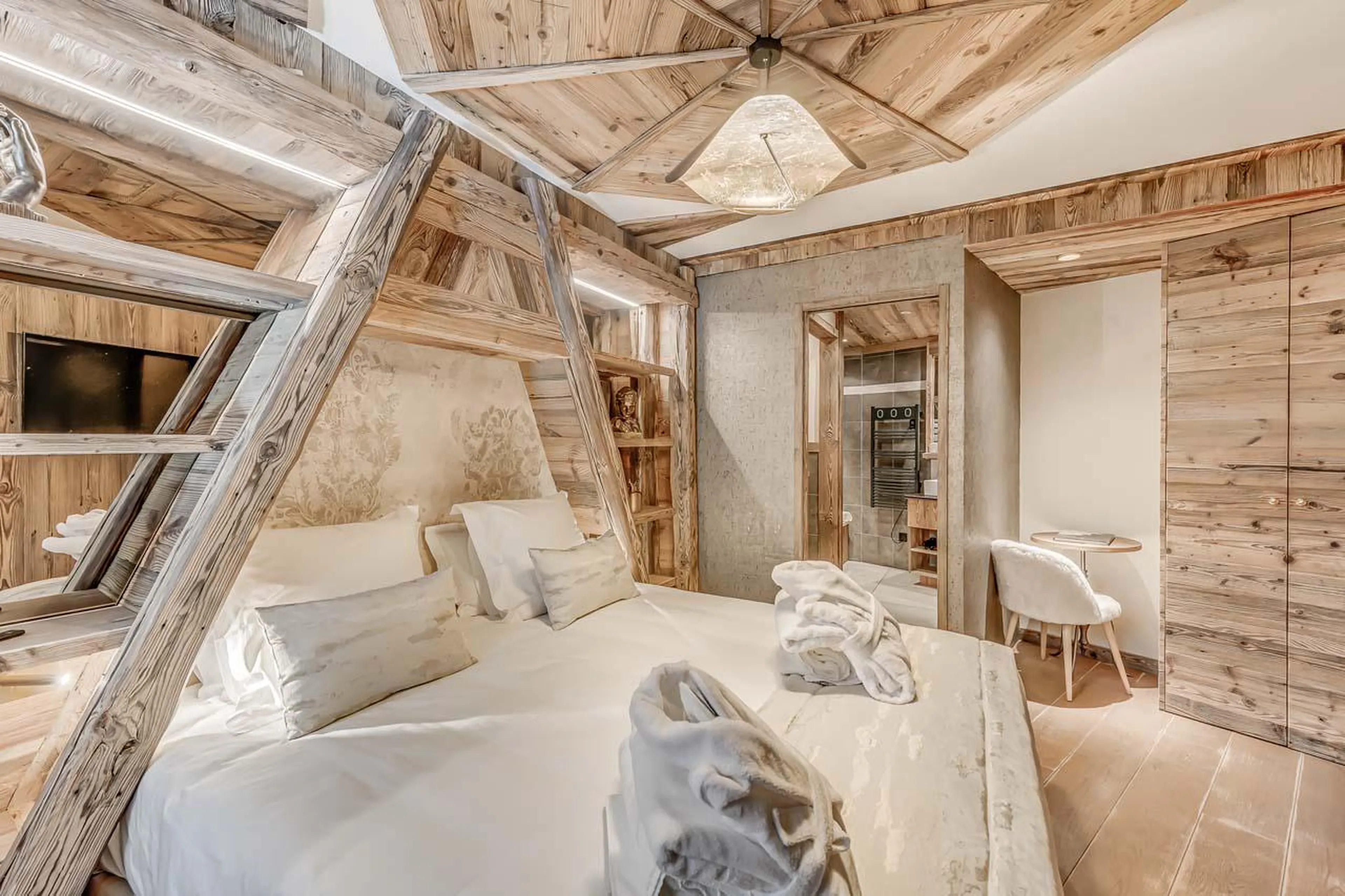 Spacious and bright bedroom at Chalet Ganga in Tignes