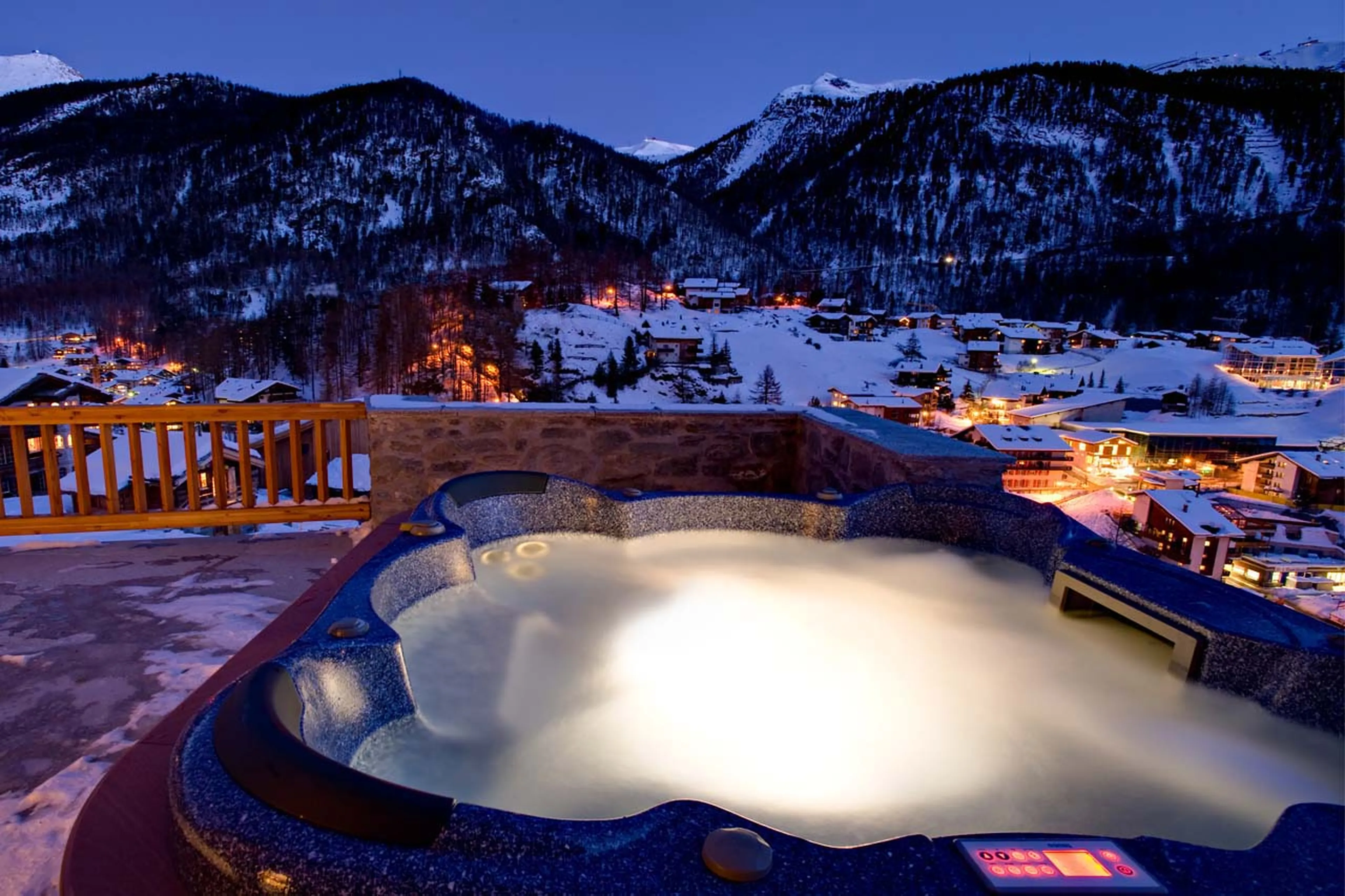 Hot tub at Chalet Gemini in Zermatt