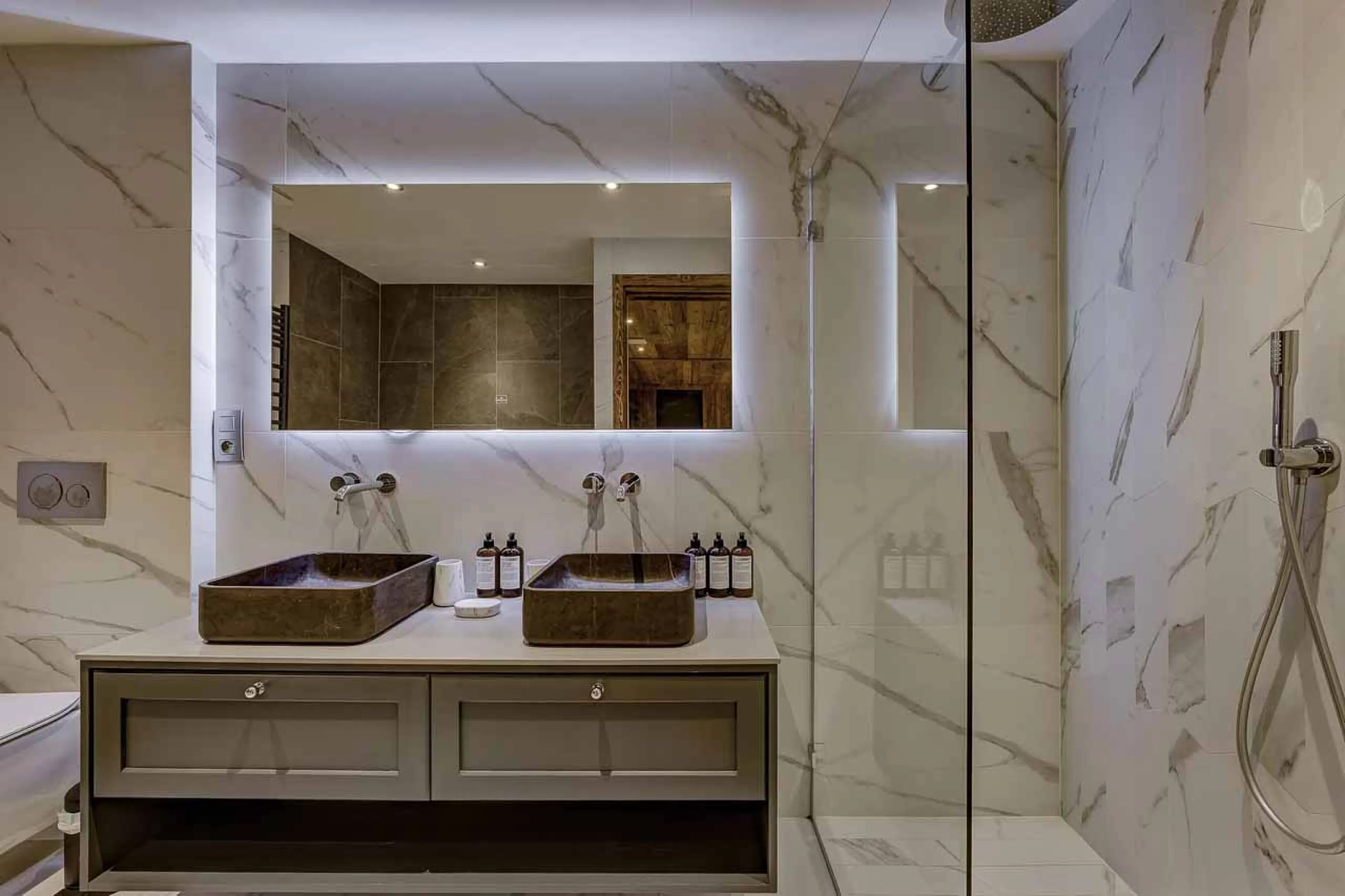 Bathroom three at Chalet Goldilocks in Morzine
